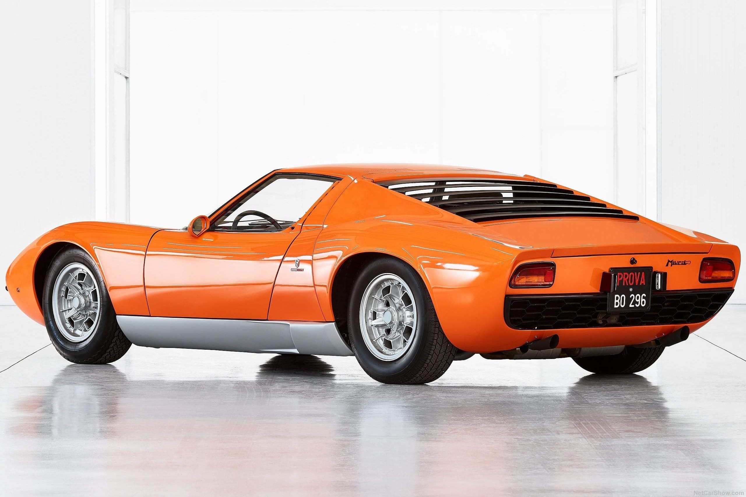 Lamborghini Miura completes 60 years: a look back at the definitive supercar