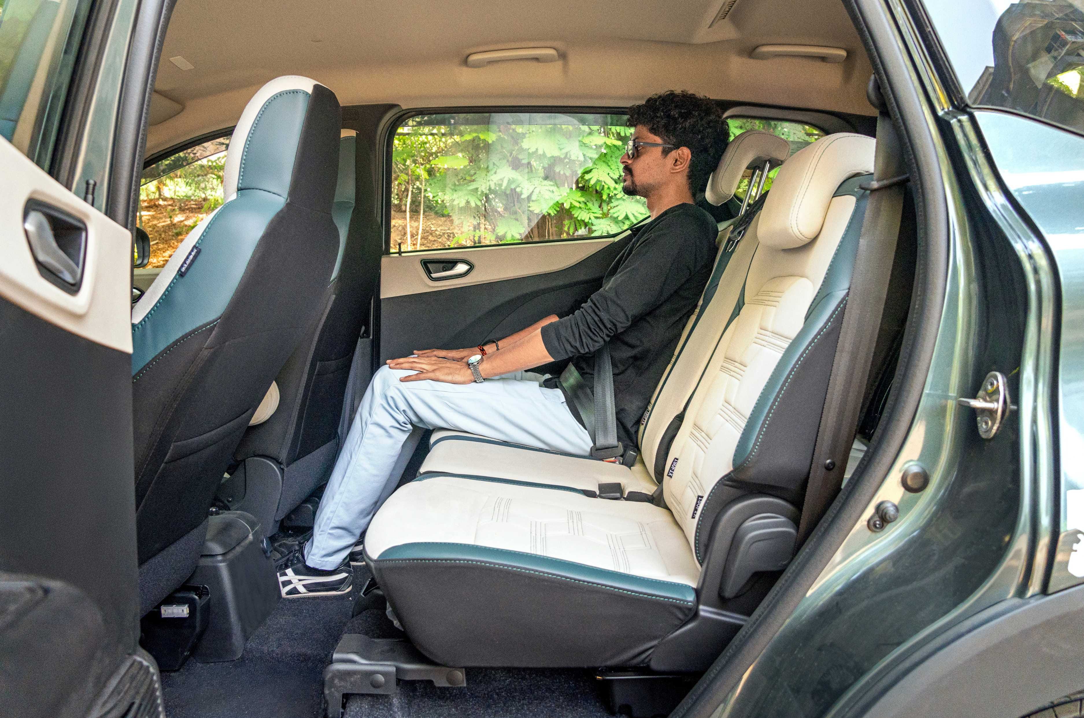 Nissan Gravite second row