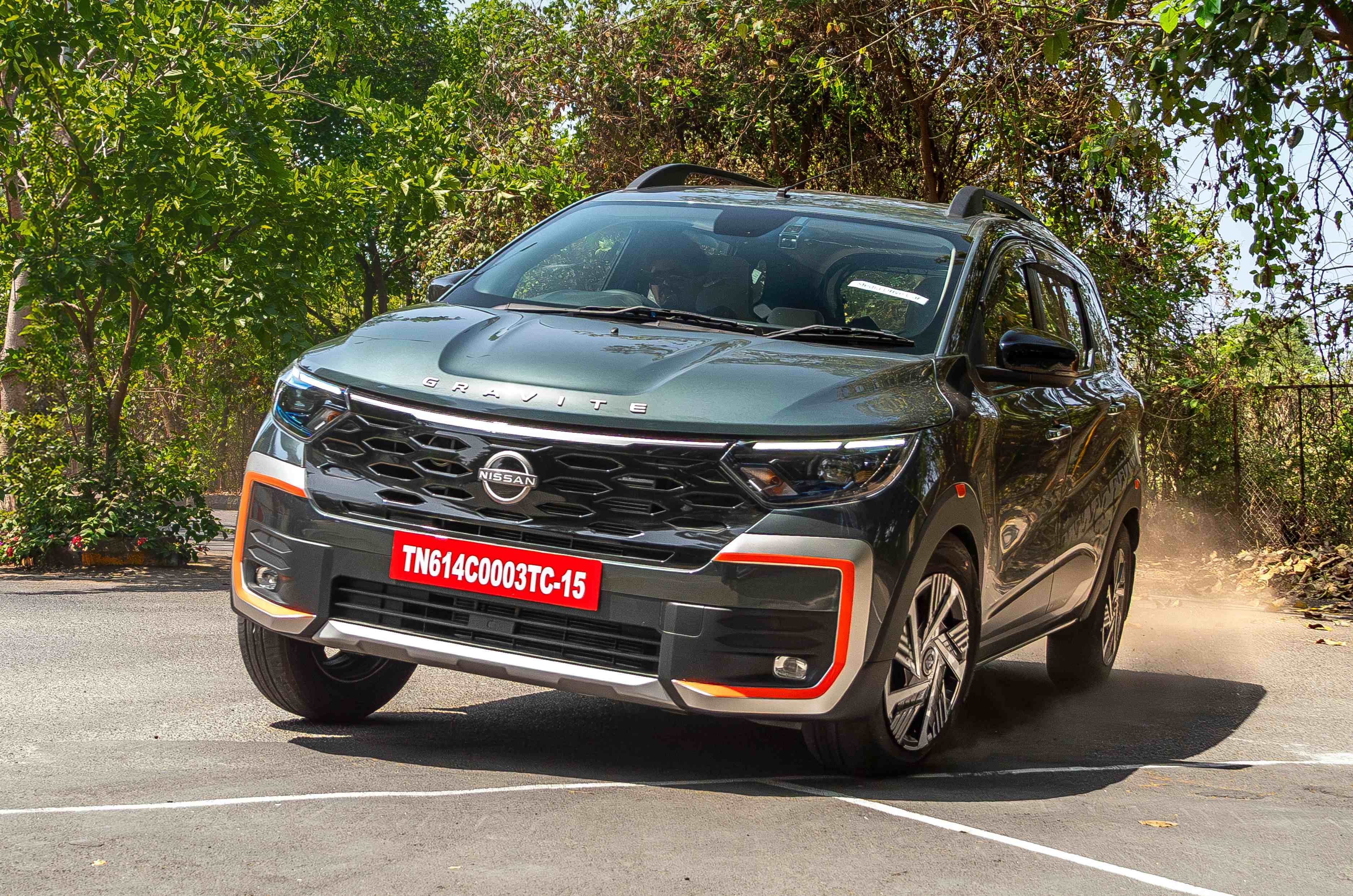 Nissan Gravite front