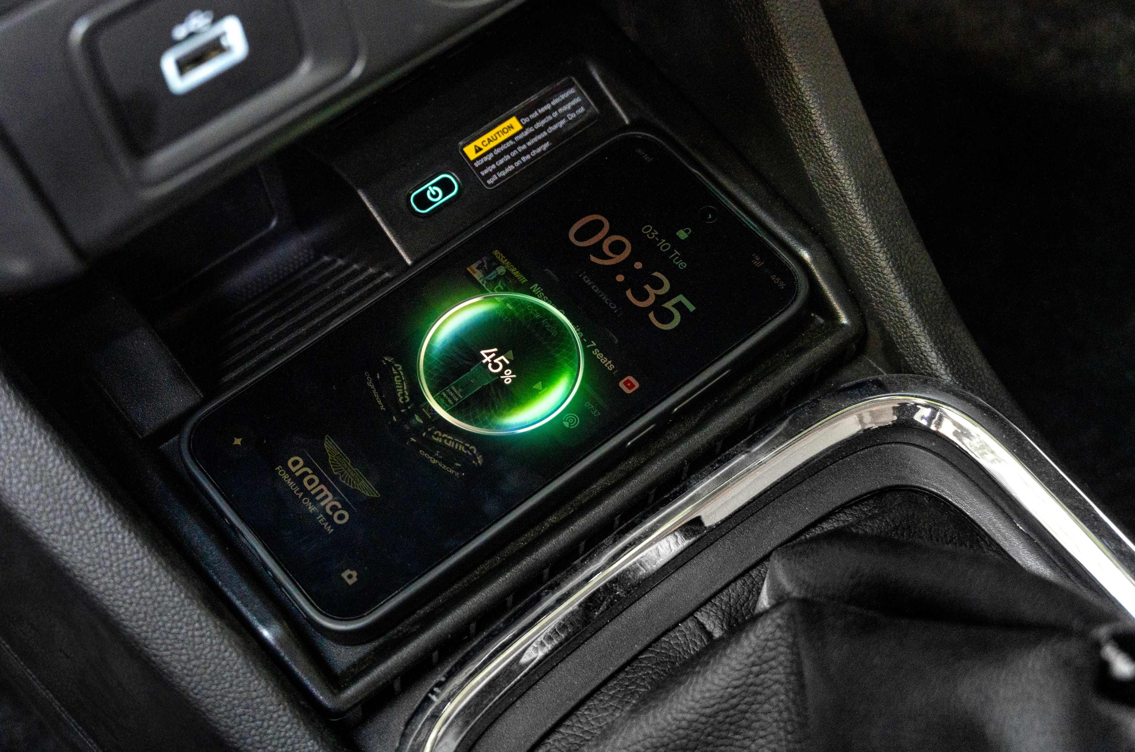 Renault Triber wireless charger