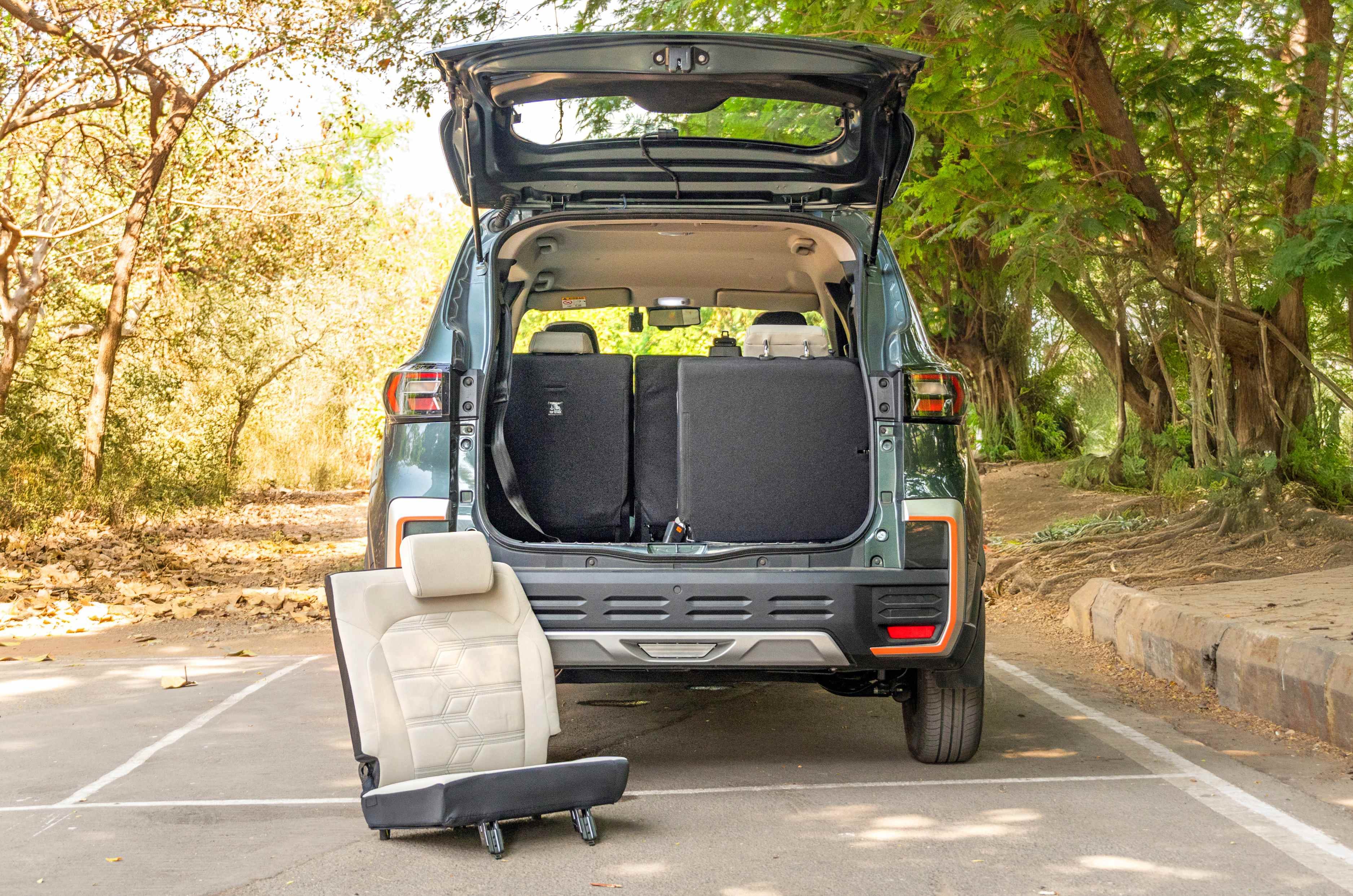 Nissan Gravite detachable seats