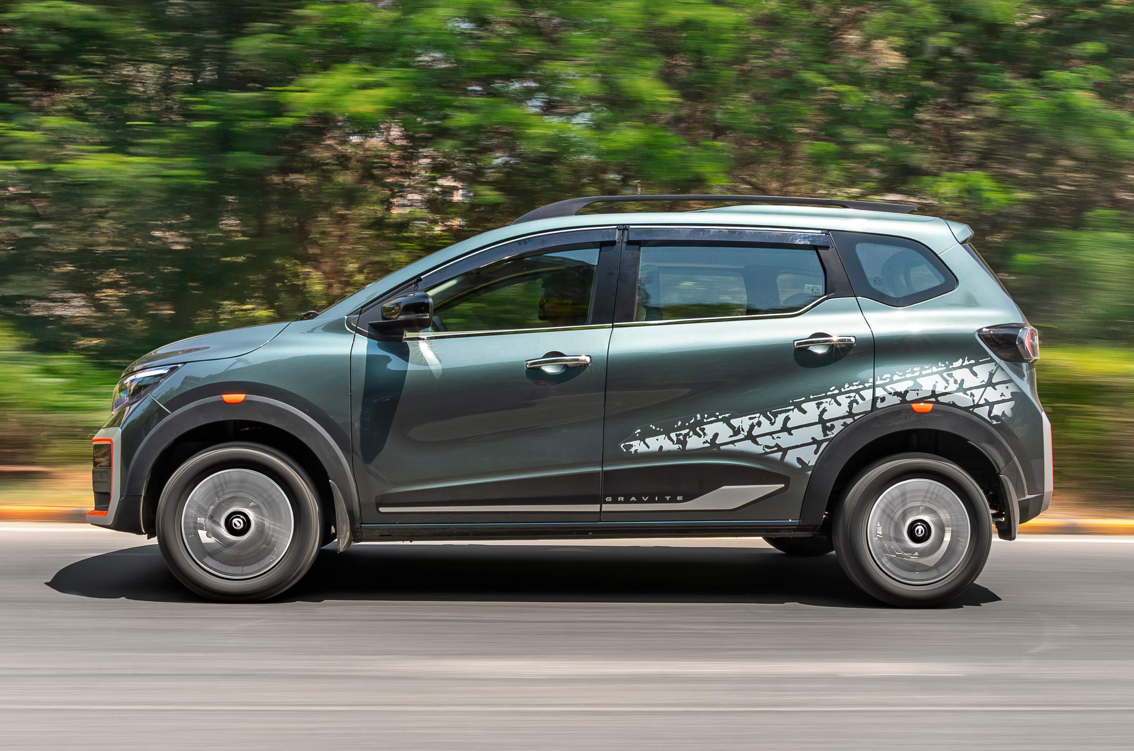 Nissan Gravite side tracking