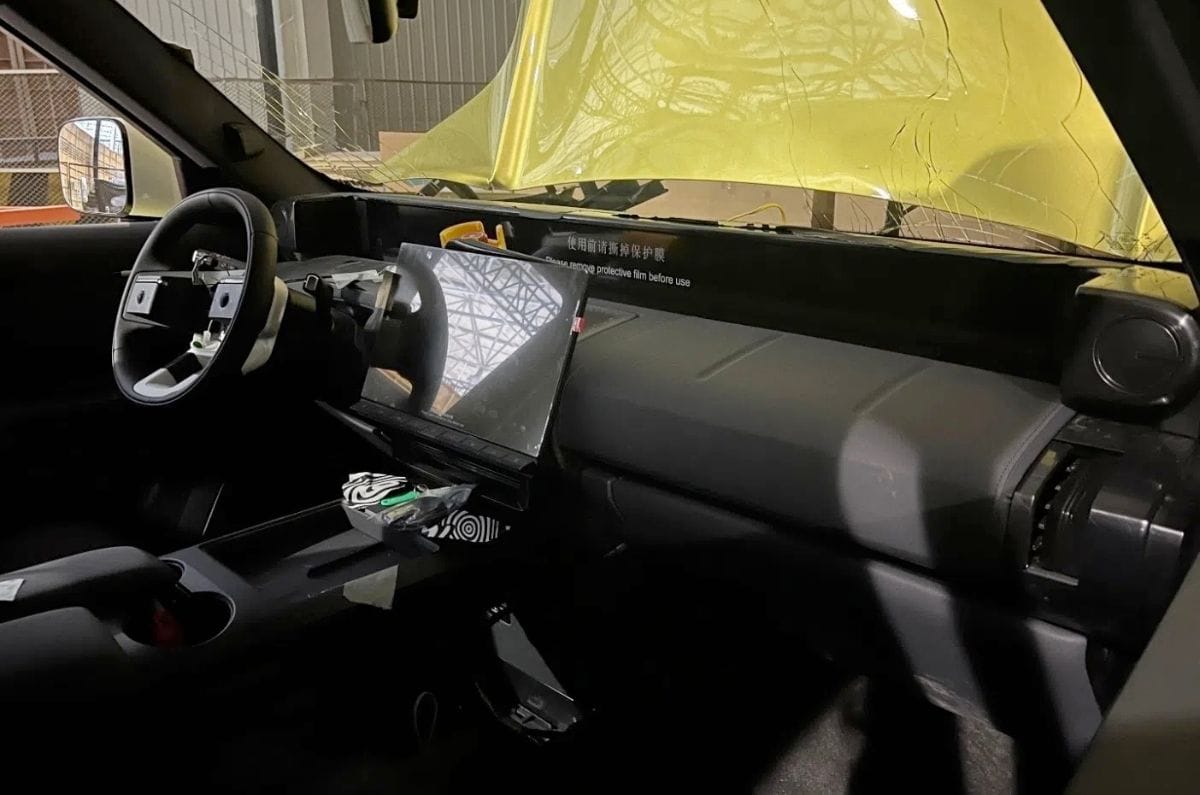 Chery-JLR Freelander interior spied