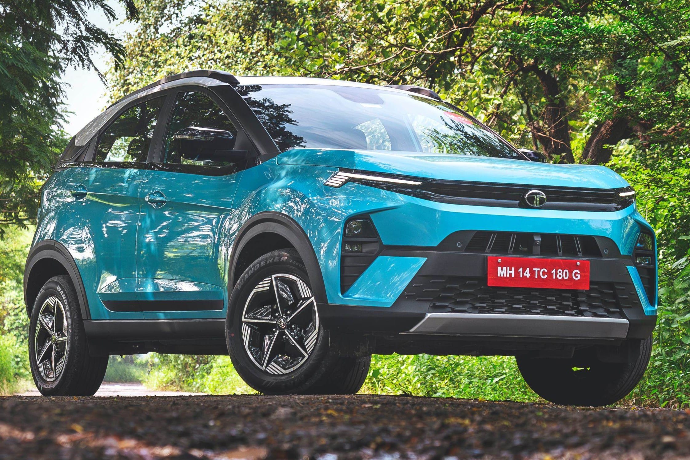 Cheapest automatic SUVs in India under Rs 10 lakh