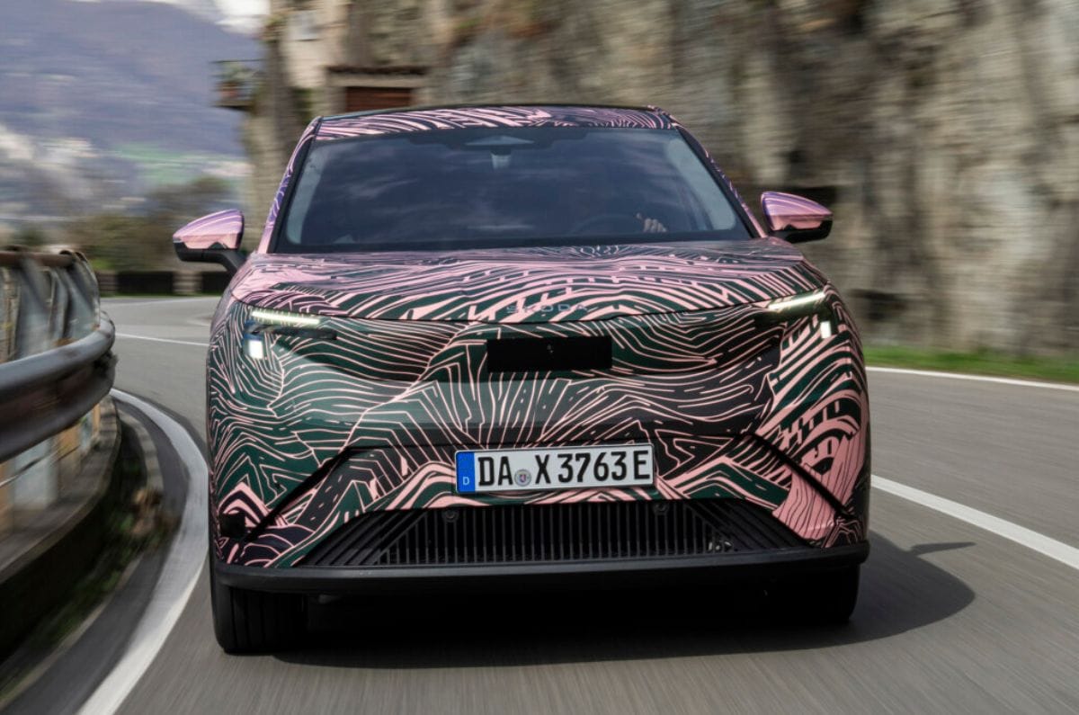 Skoda Peaq front tracking