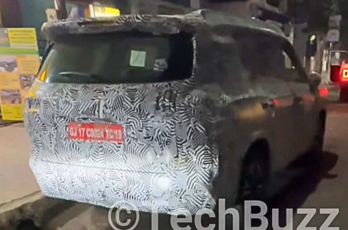 MG starlight 560 design patented in India