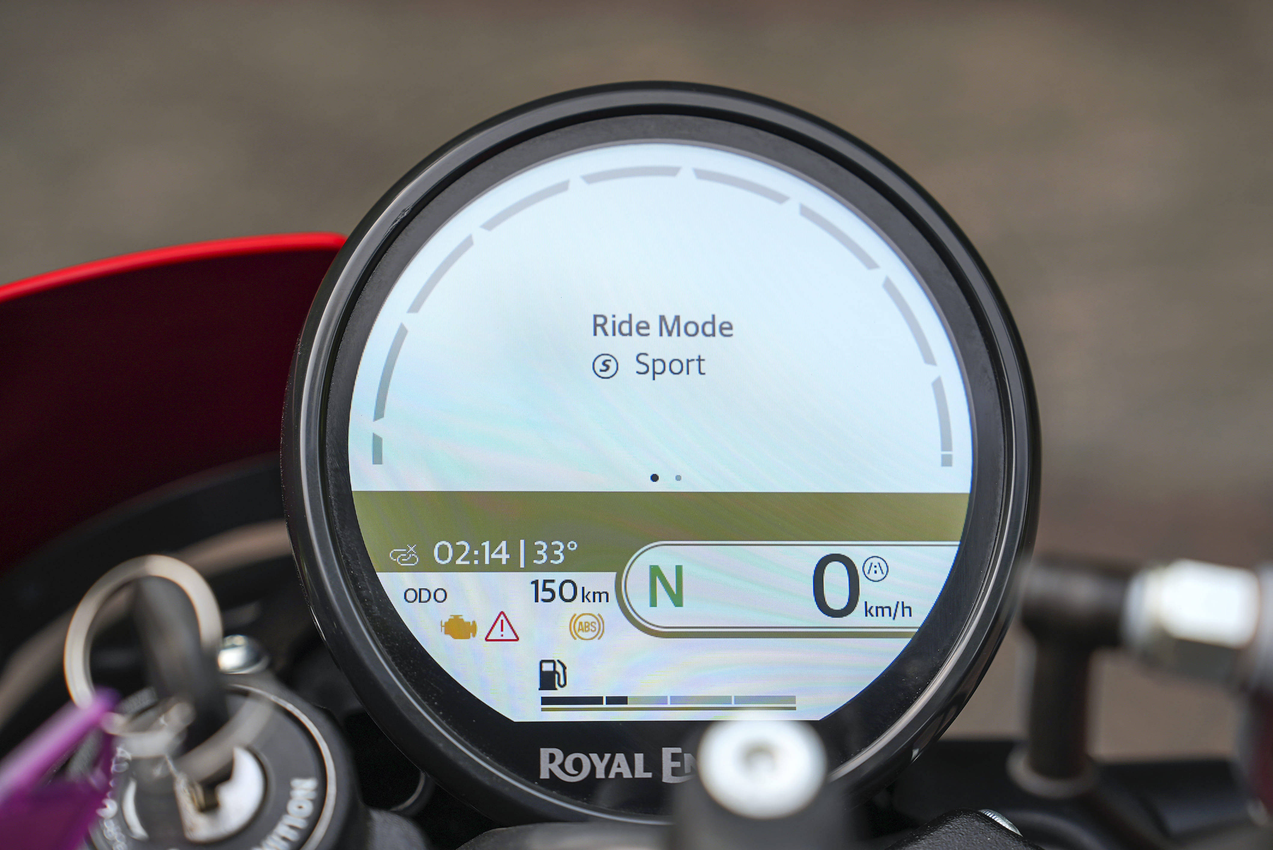 4 reasons to buy the Royal Enfield Guerrilla 450 Apex and 2 to skip it