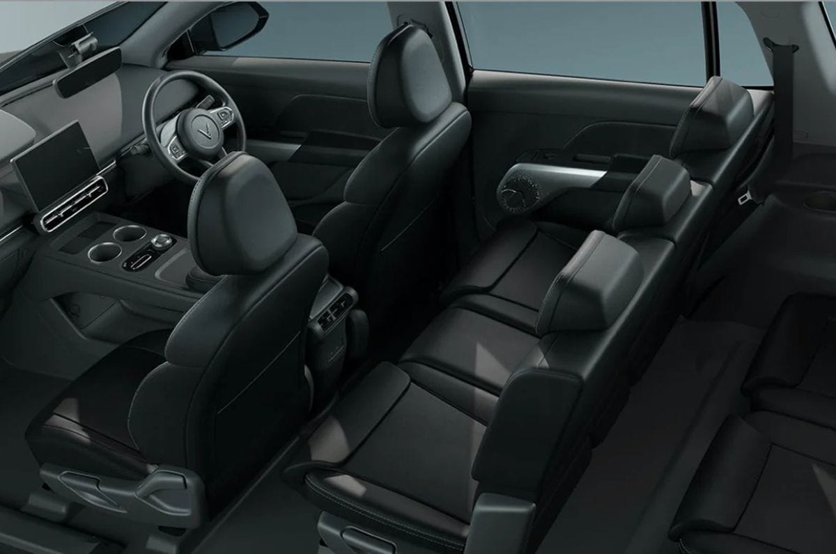 Global-spec Vinfast Limo Green interior