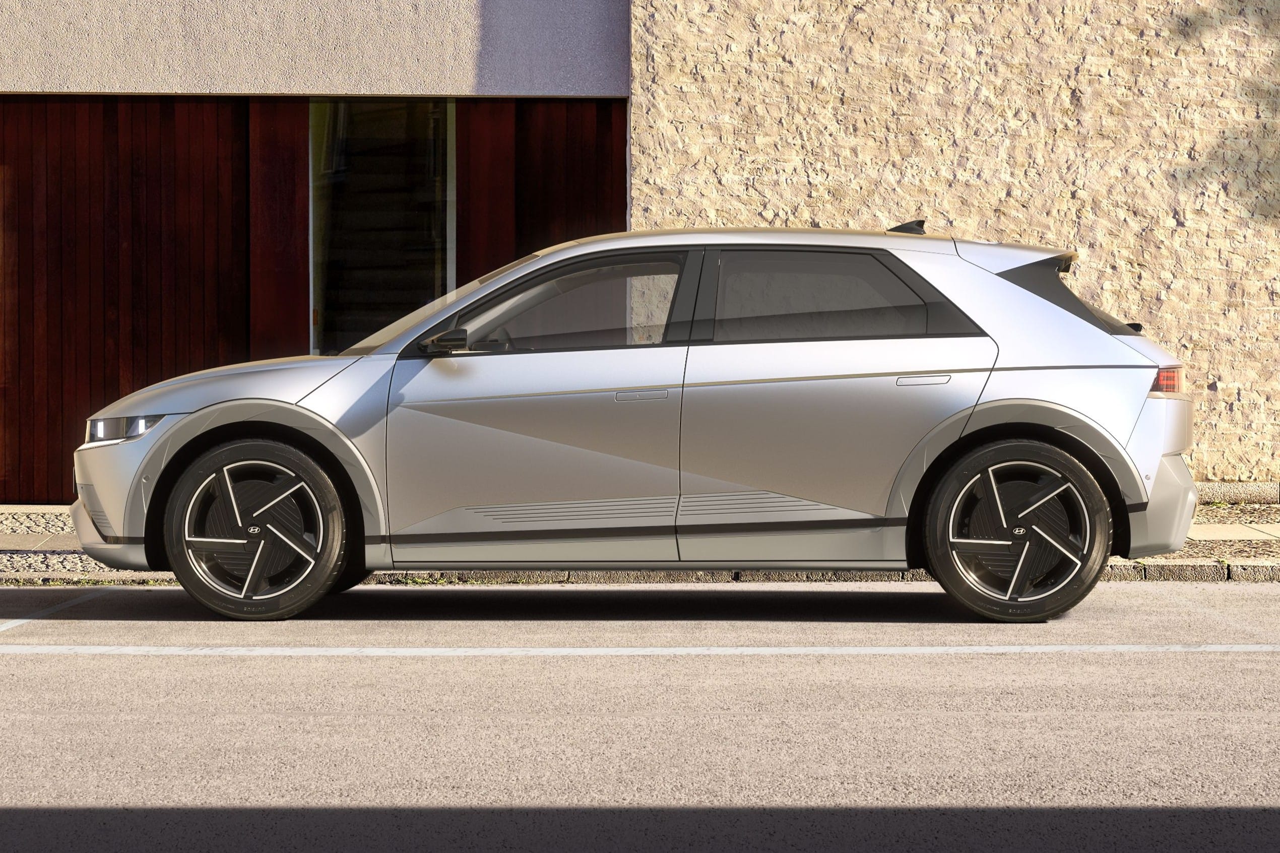 Hyundai Ioniq 5 facelift spied testing in India