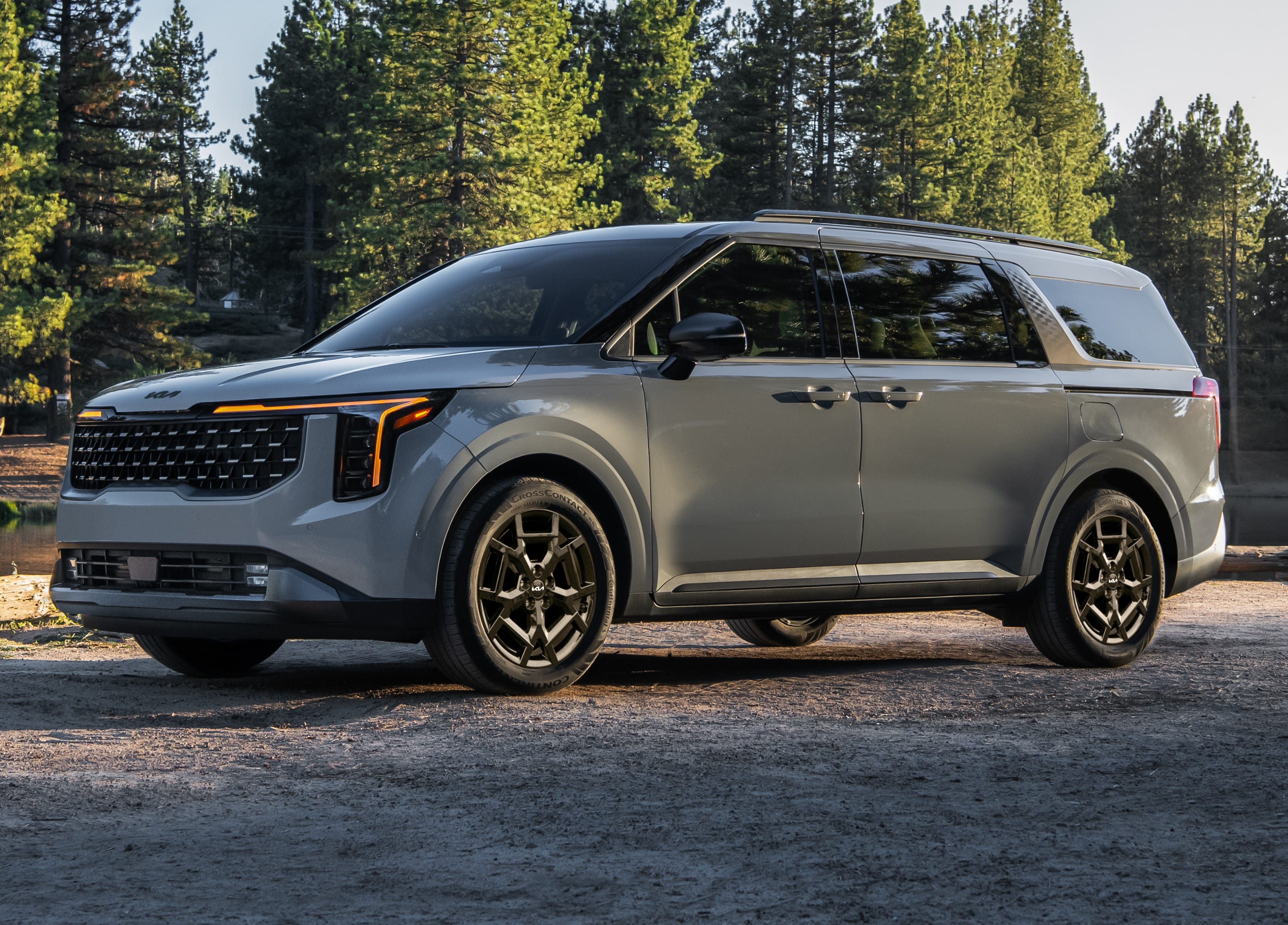 Kia confirms Sorento hybrid, Carnival hybrid for India by 2030