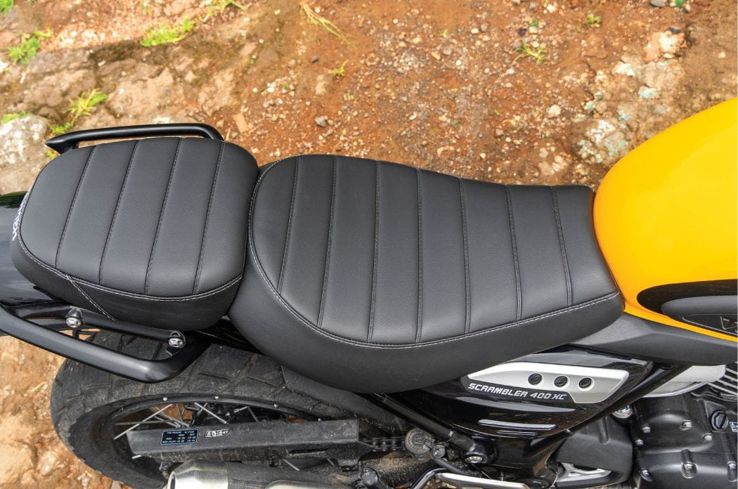 Triumph Scrambler 400 XC seats
