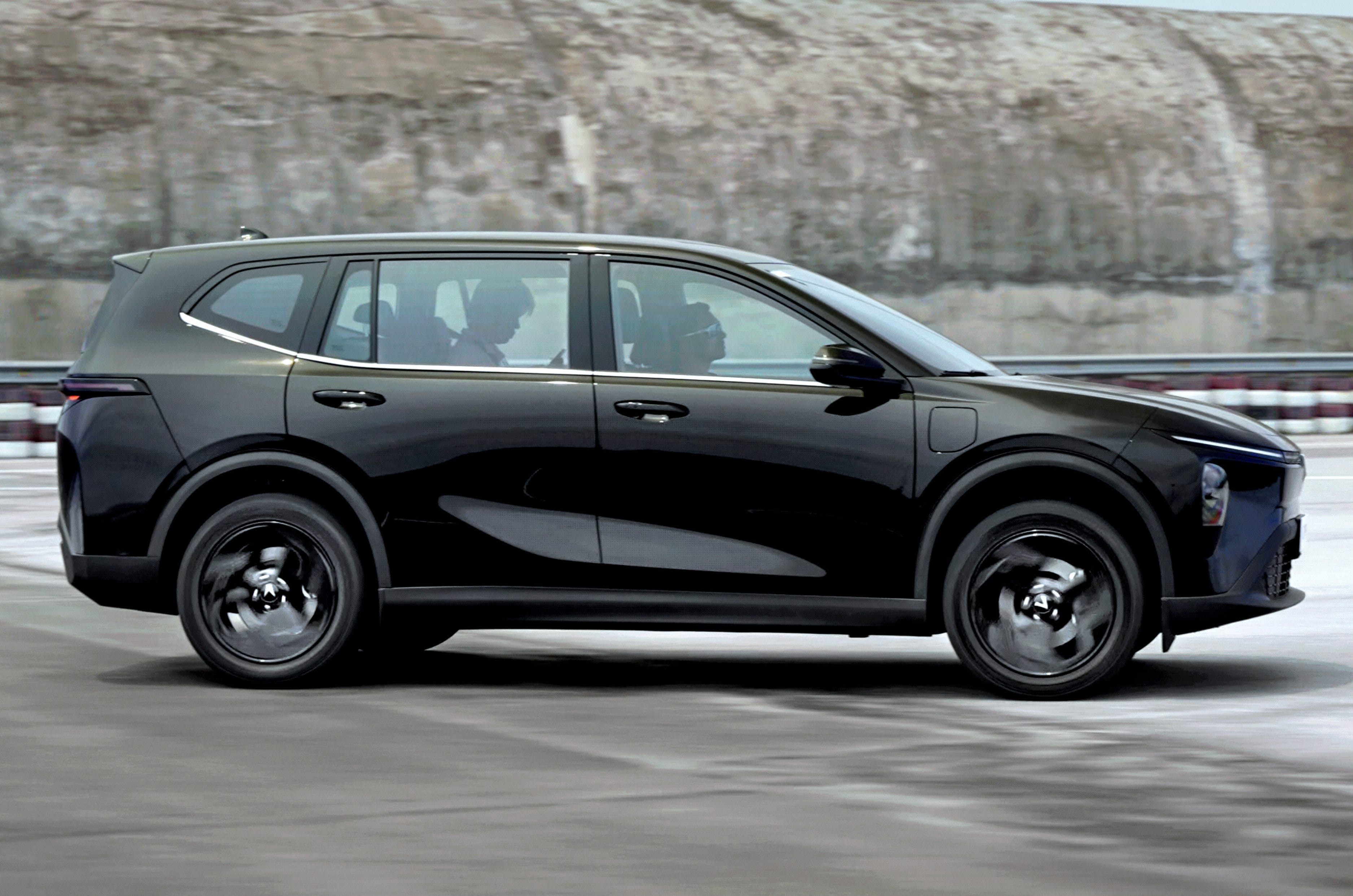  2 reasons to buy the Vinfast VF MPV 7 and 2 to skip it