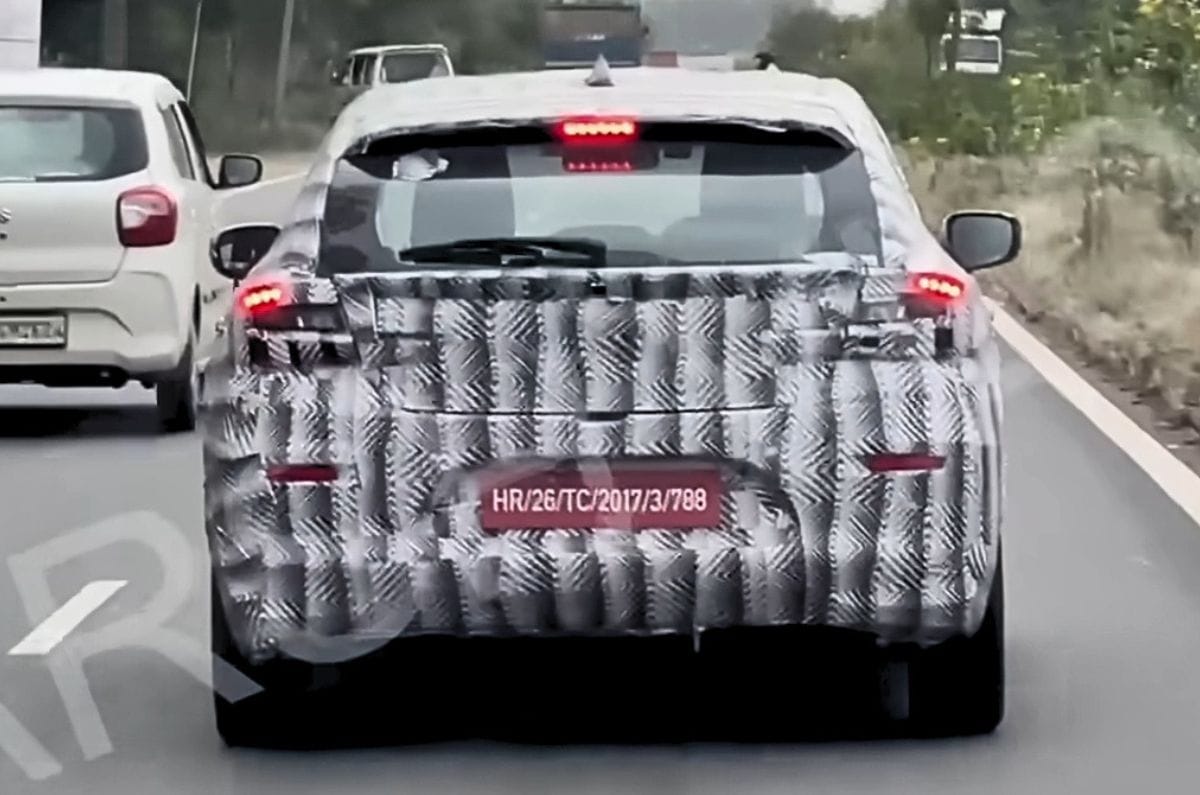 Maruti Baleno Facelift :-10 लाख से कम में 30 KM माइलेज और 6 एयरबैग्स, लॉन्च होते ही छा जाएगी ये कार !