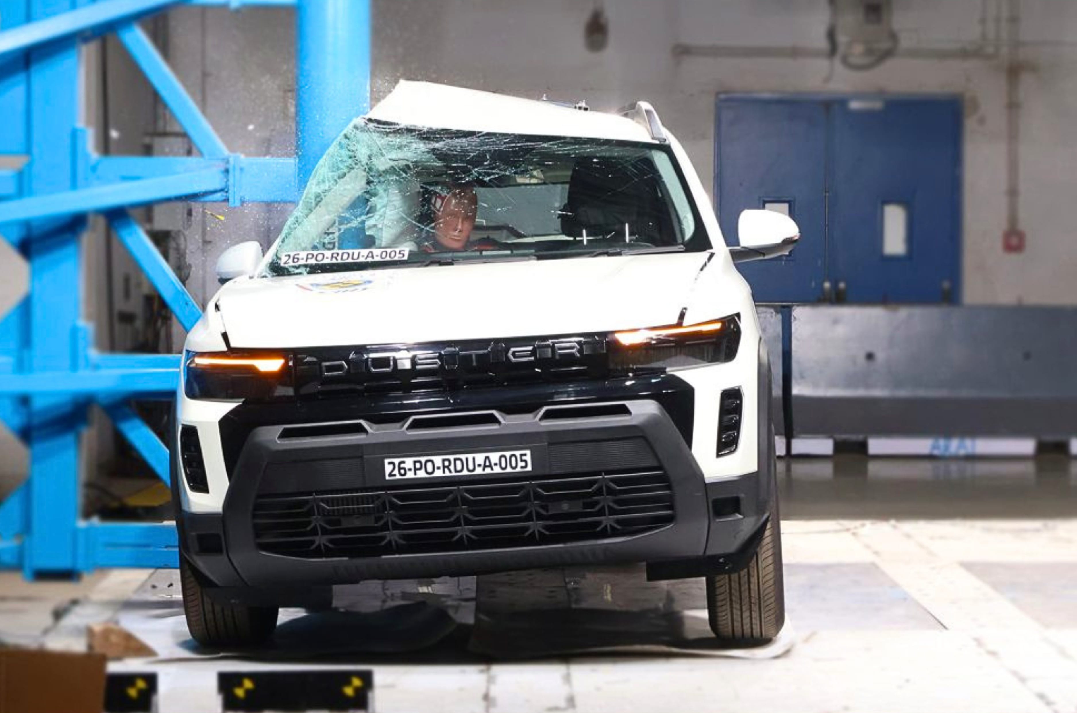Renault Duster BNCAP rating side pole protection