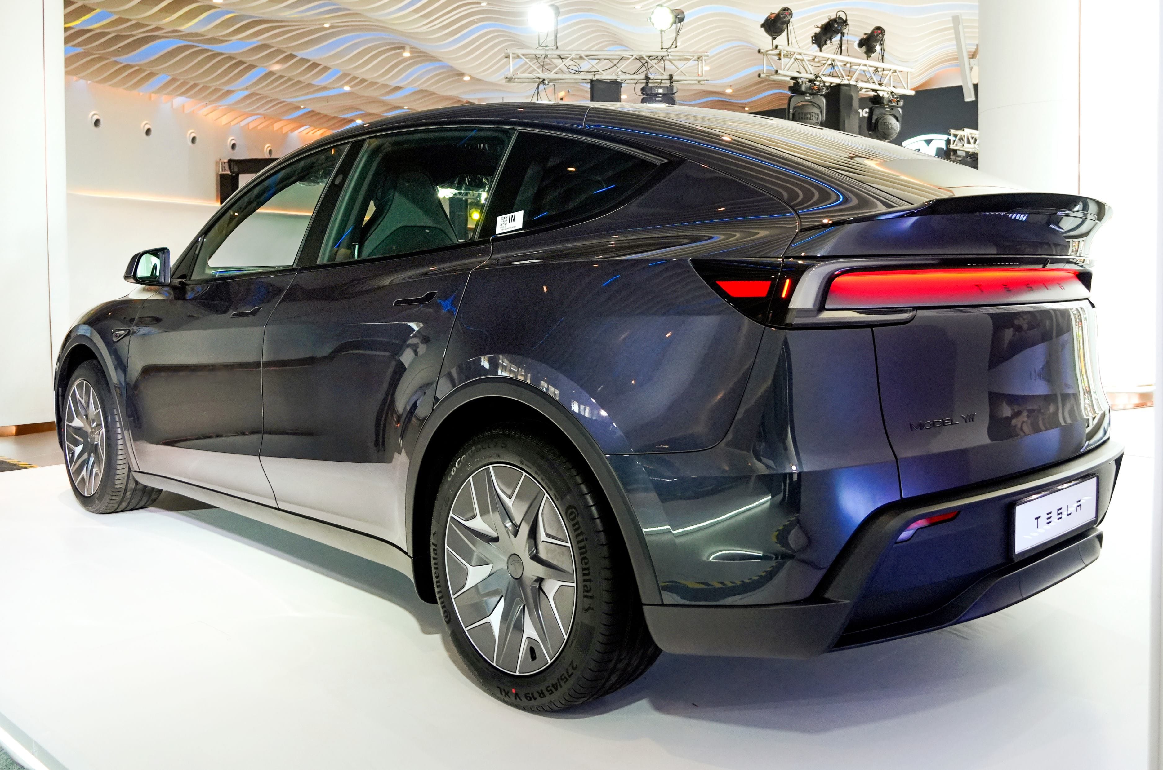 Tesla Model Y L rear three-quarter