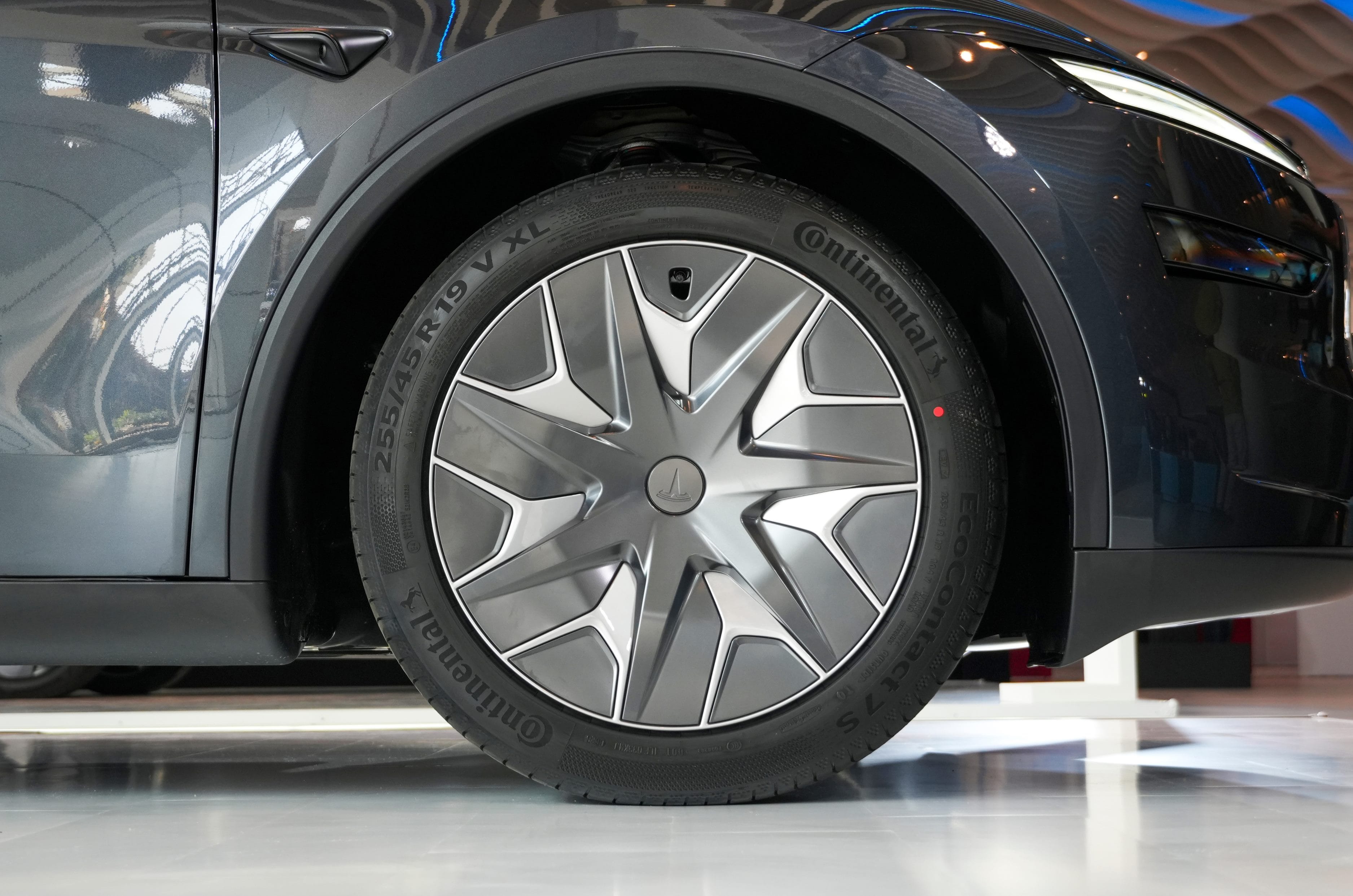 Tesla Model Y L wheels
