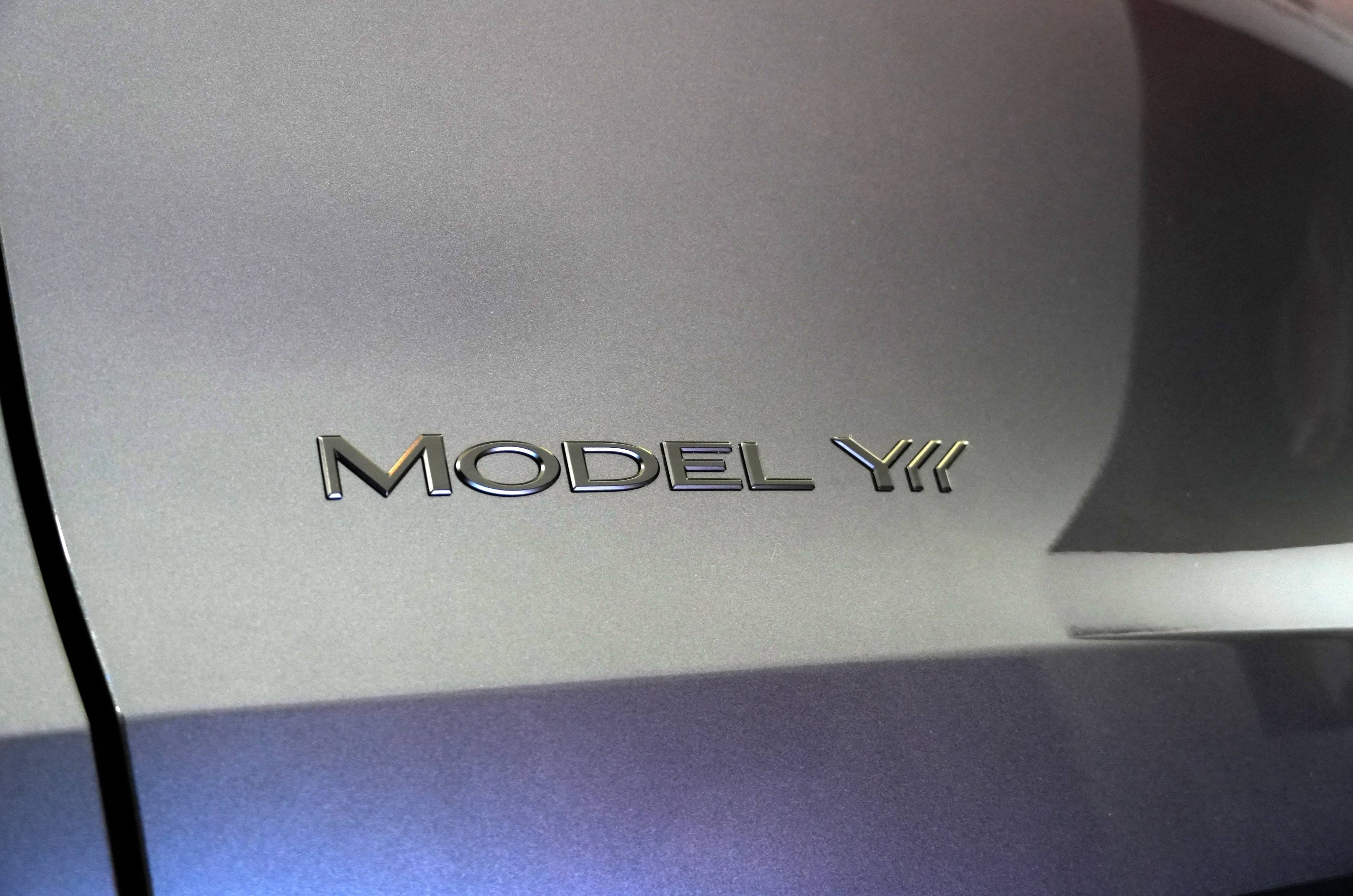 Tesla Model Y L badge