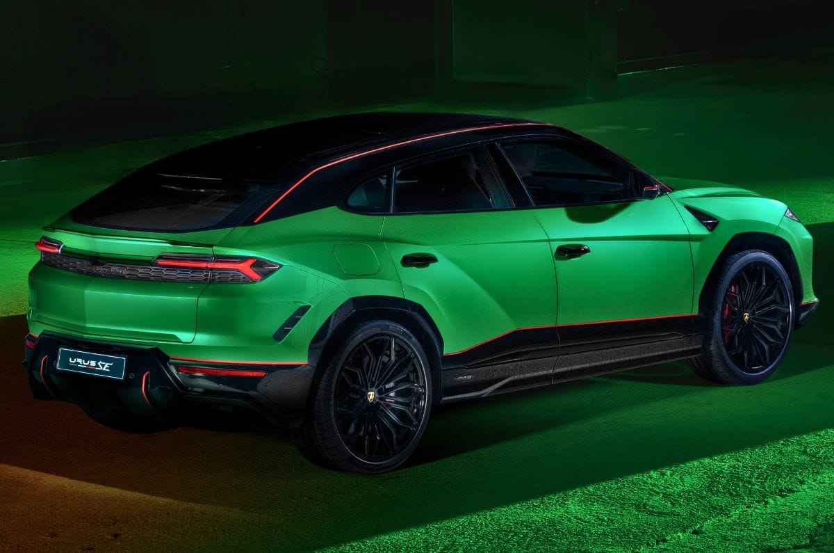Lamborghini reveals limited-run Urus SE Tettonero Capsule