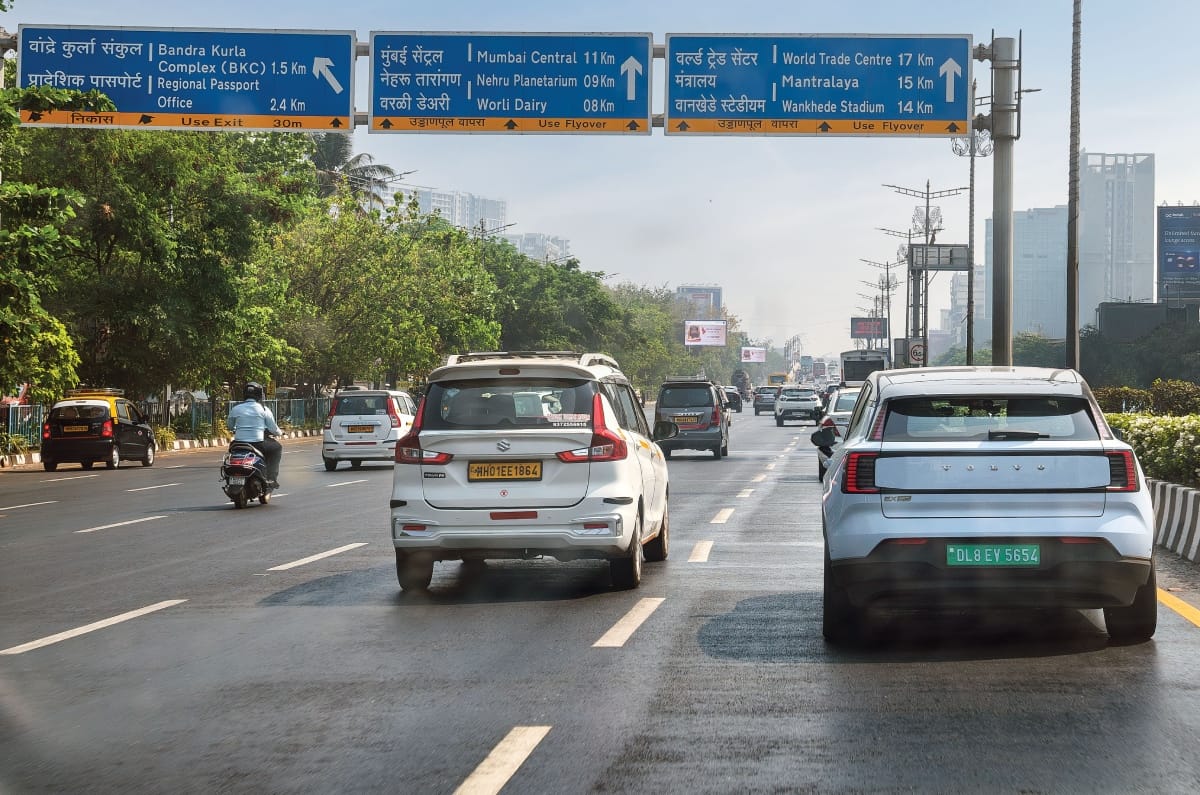 Volvo EX30 Delhi-Mumbai Western Express Highway