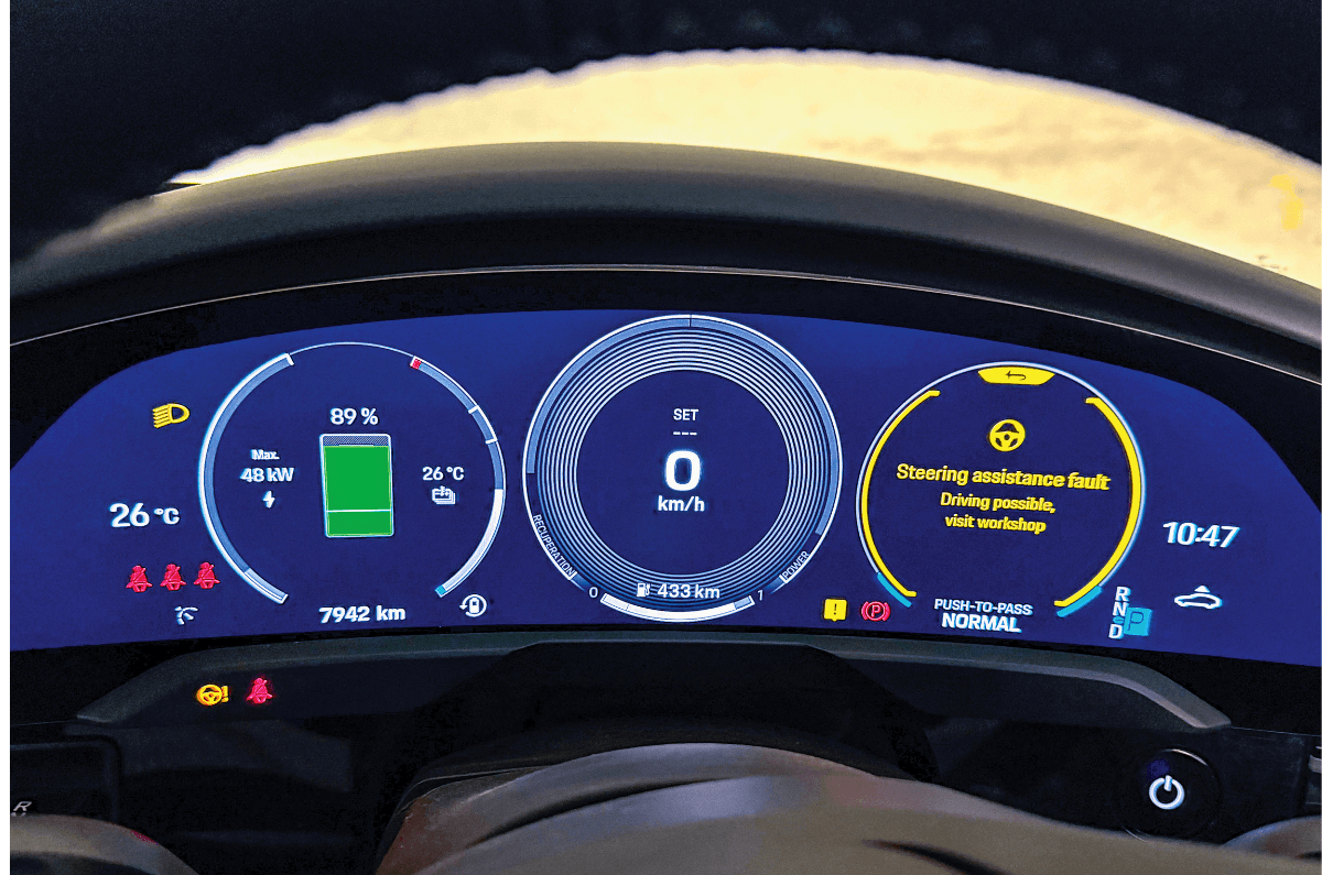 Taycan driver's display