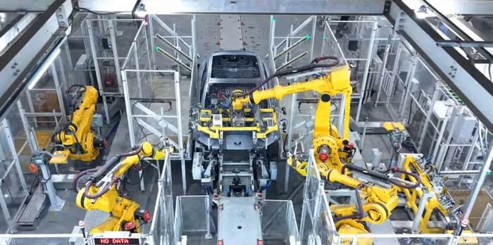 Mahindra to ramp up monthly capacity to 82,000 units by FY27-end