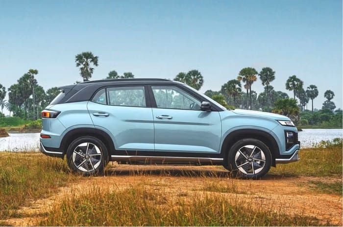 EV retail sales rise 75 percent YoY in April 2026