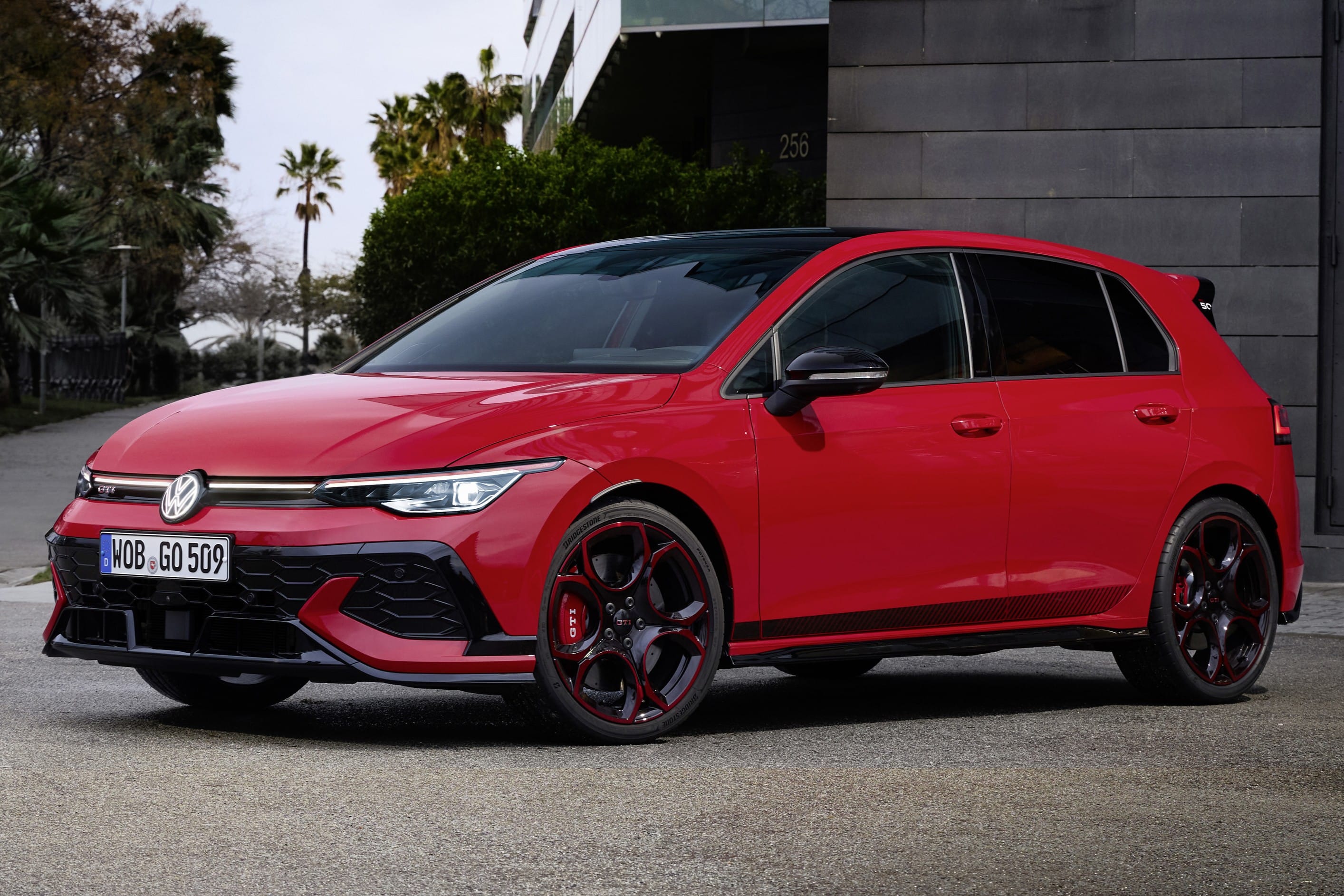 Volkswagen Golf GTI Edition 50 sets fastest FWD lap time at Nurburgring