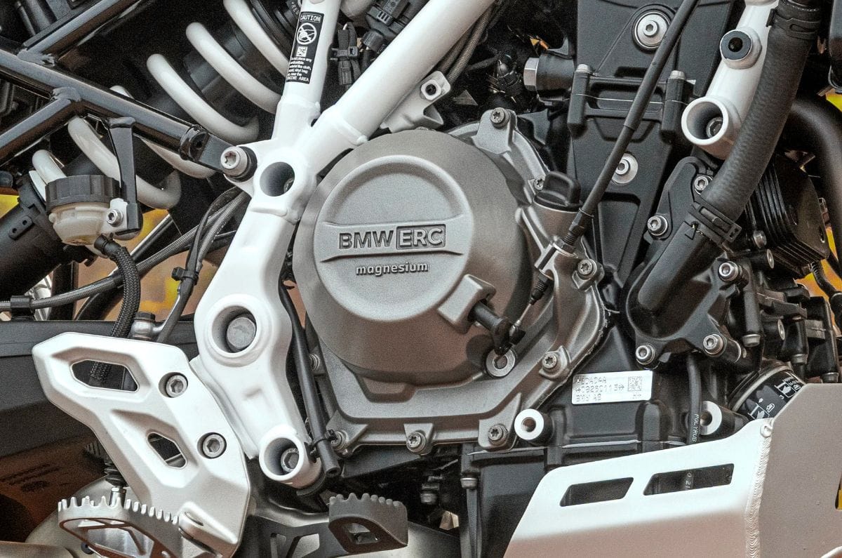 Honda NX500 E-Clutch vs BMW F 450 GS Easy Ride Clutch: What’s different?
