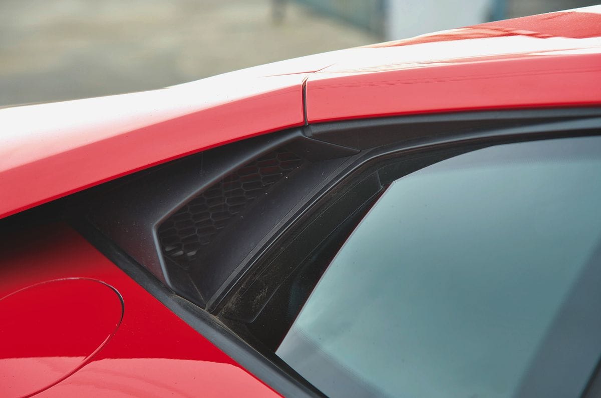 Lamborghini Huracan air intakes