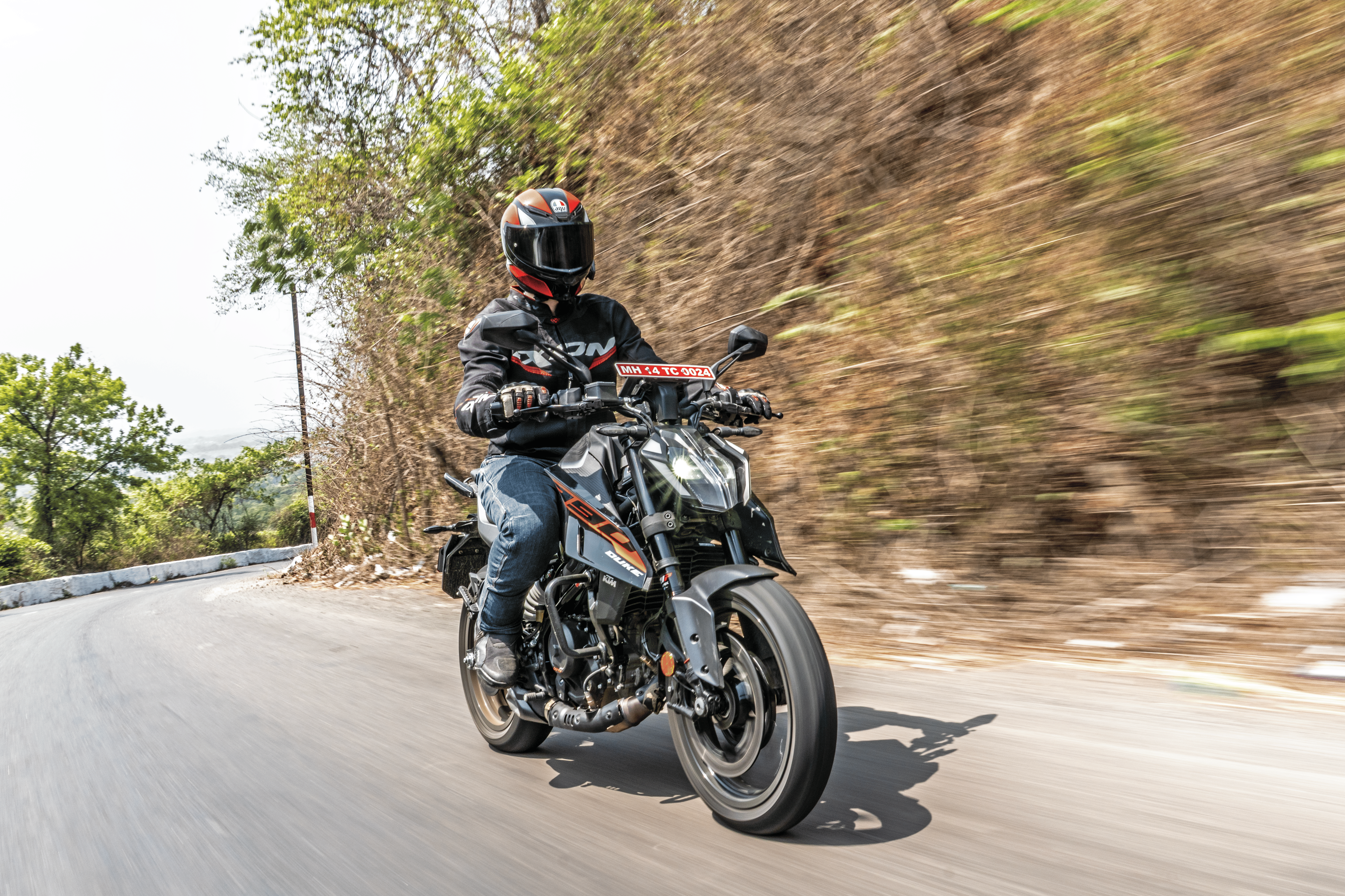 350cc KTM 390 Duke Review