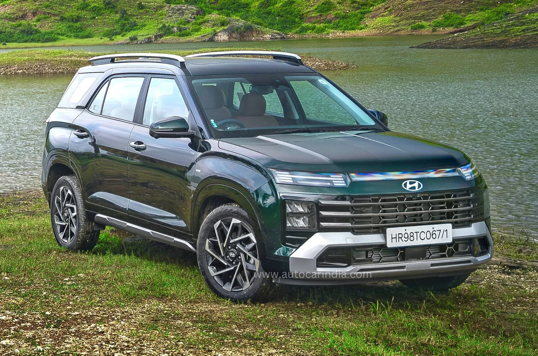 Top Five three-row SUVs under Rs 25 lakh 