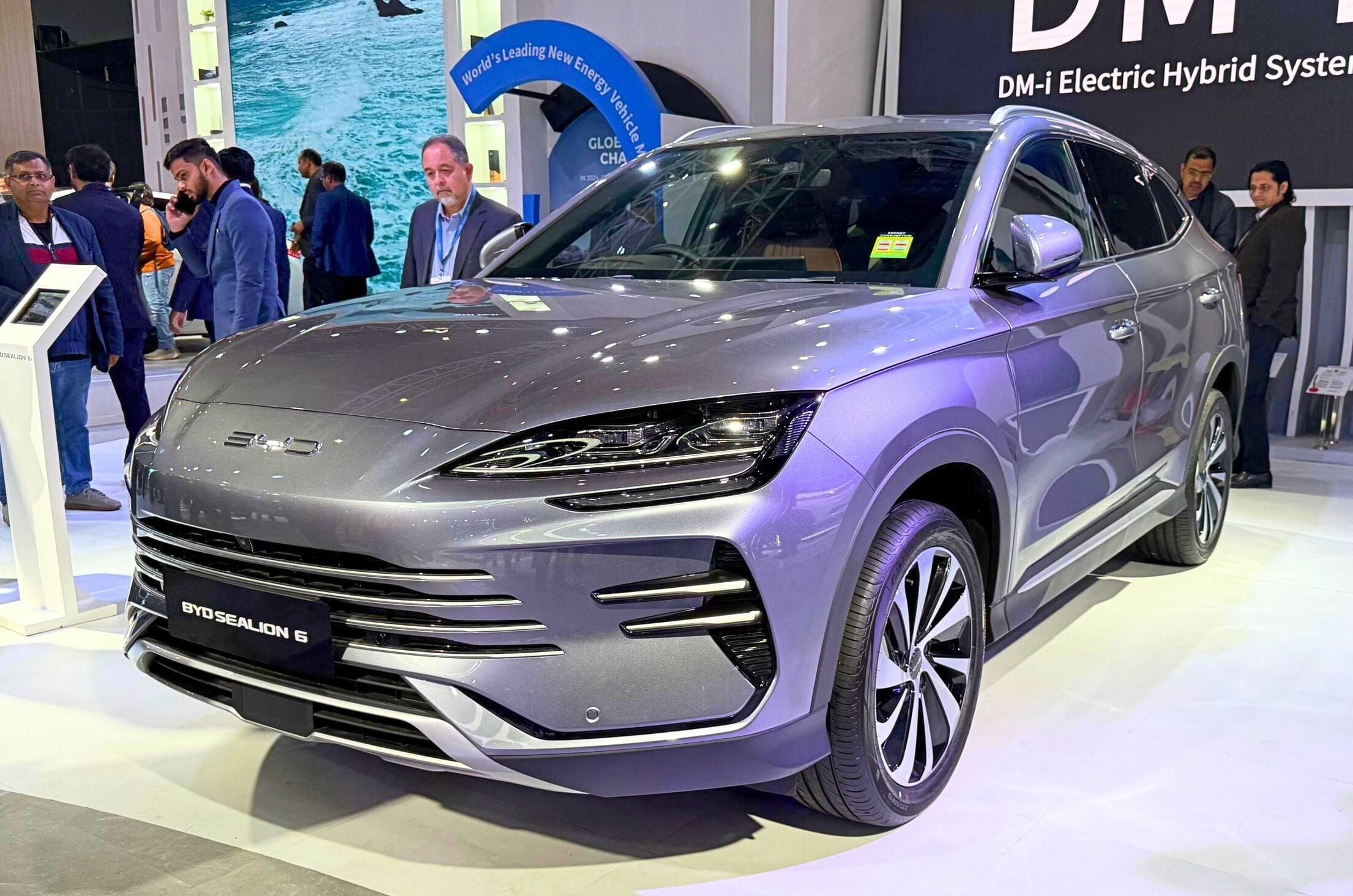 BYD Sealion 6 at the 2025 Auto Expo