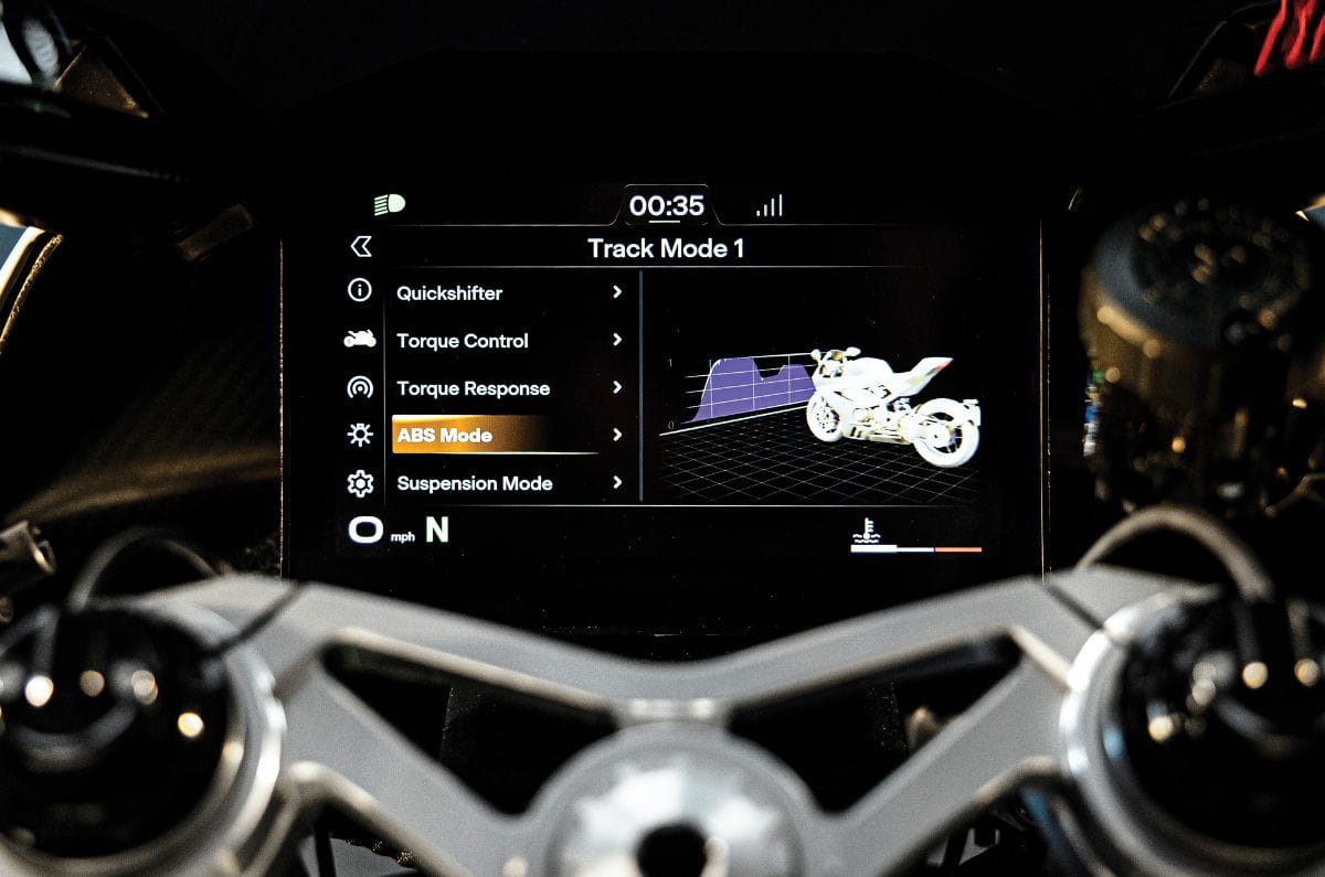 Norton Manx R review: TVS brings Norton back with a bang!