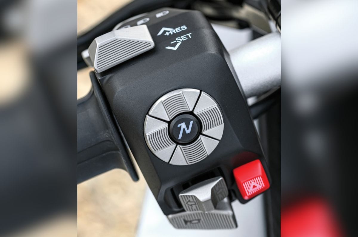 Norton Manx R review: TVS brings Norton back with a bang!