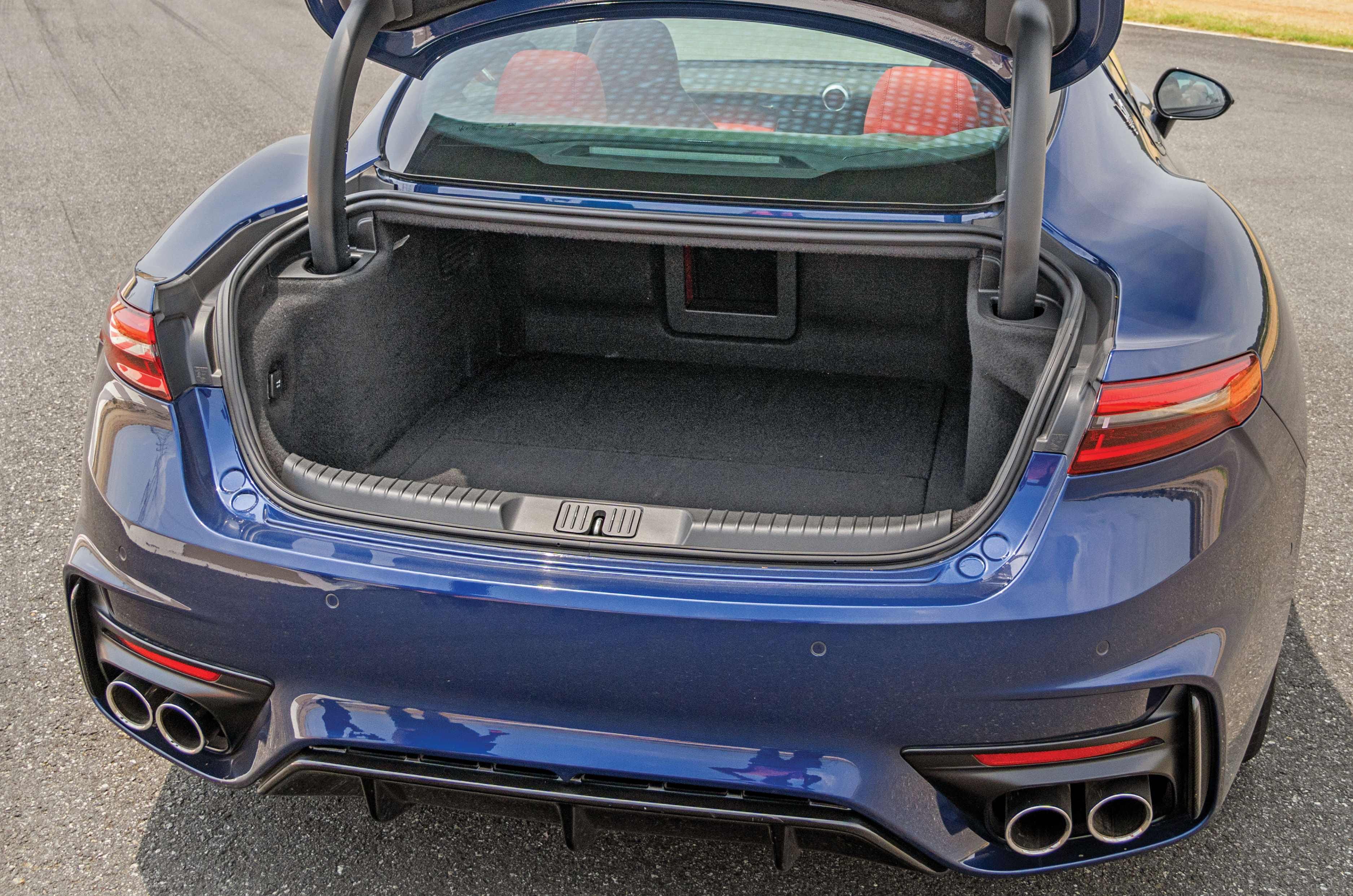 Maserati GranTurismo Trofeo boot