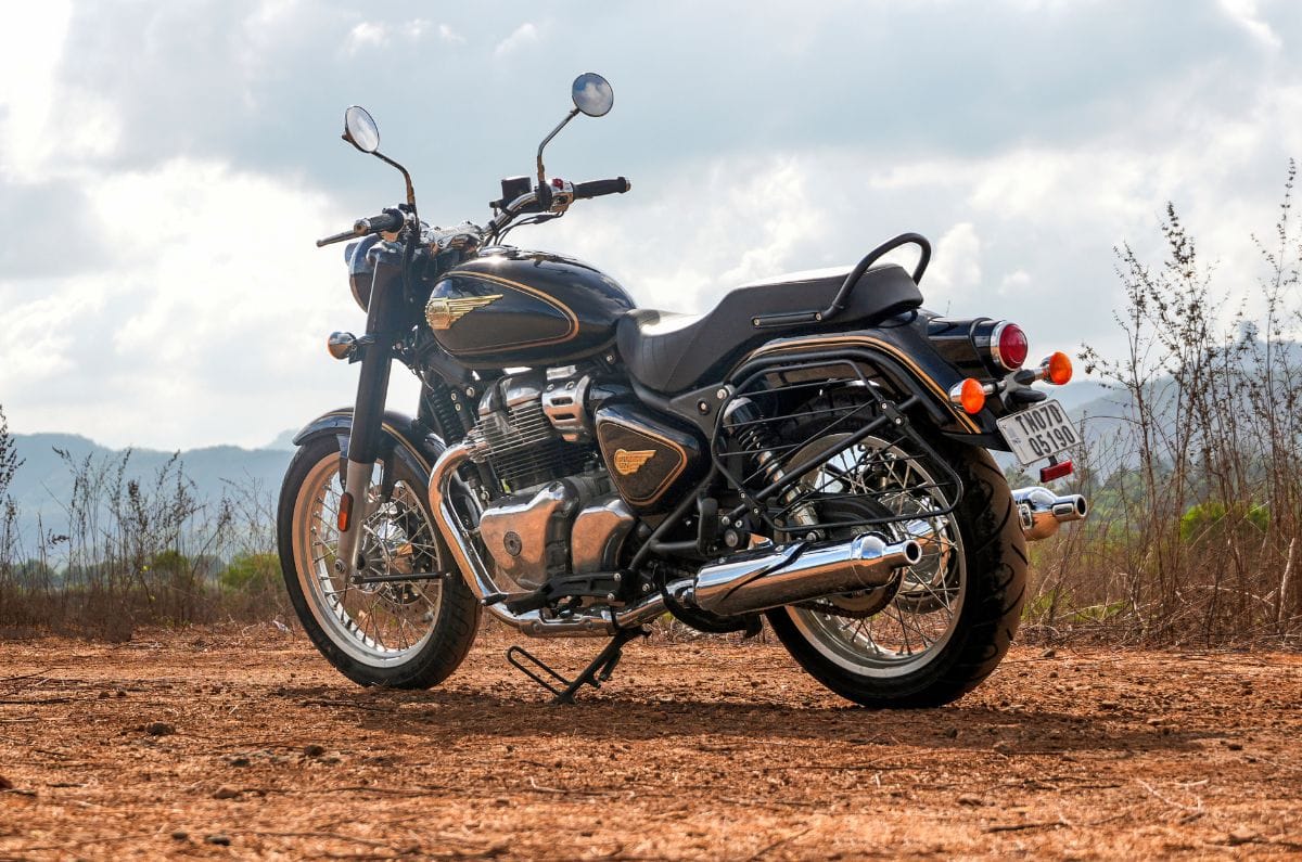 Royal Enfield Bullet 650 rear left side static in field
