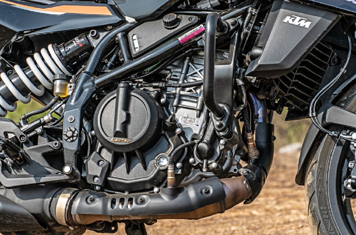 3 reasons to buy the 350cc KTM 390 Duke and 2 to skip it