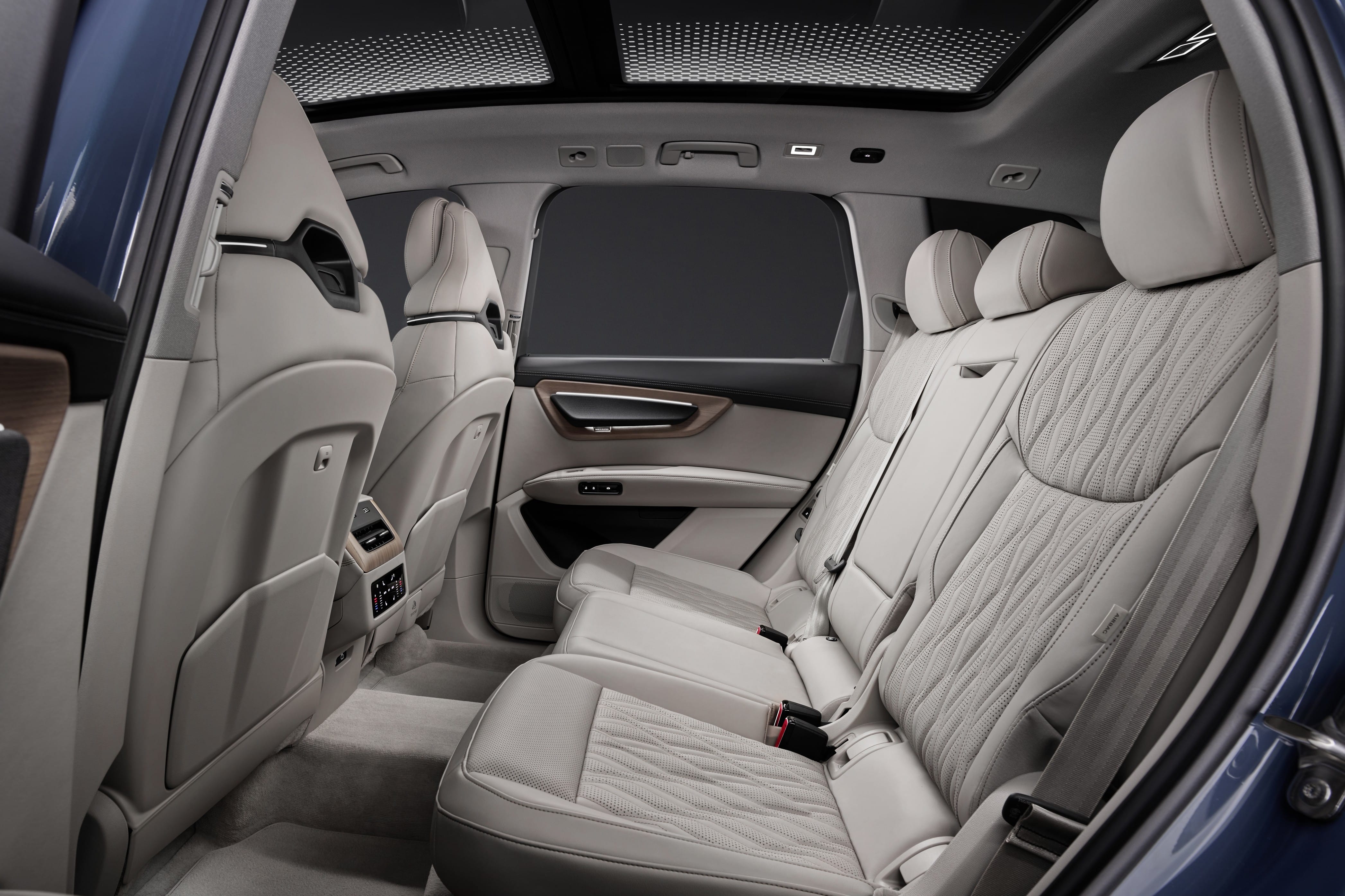 Audi reveals new-gen Q7, gets 3 seating configurations