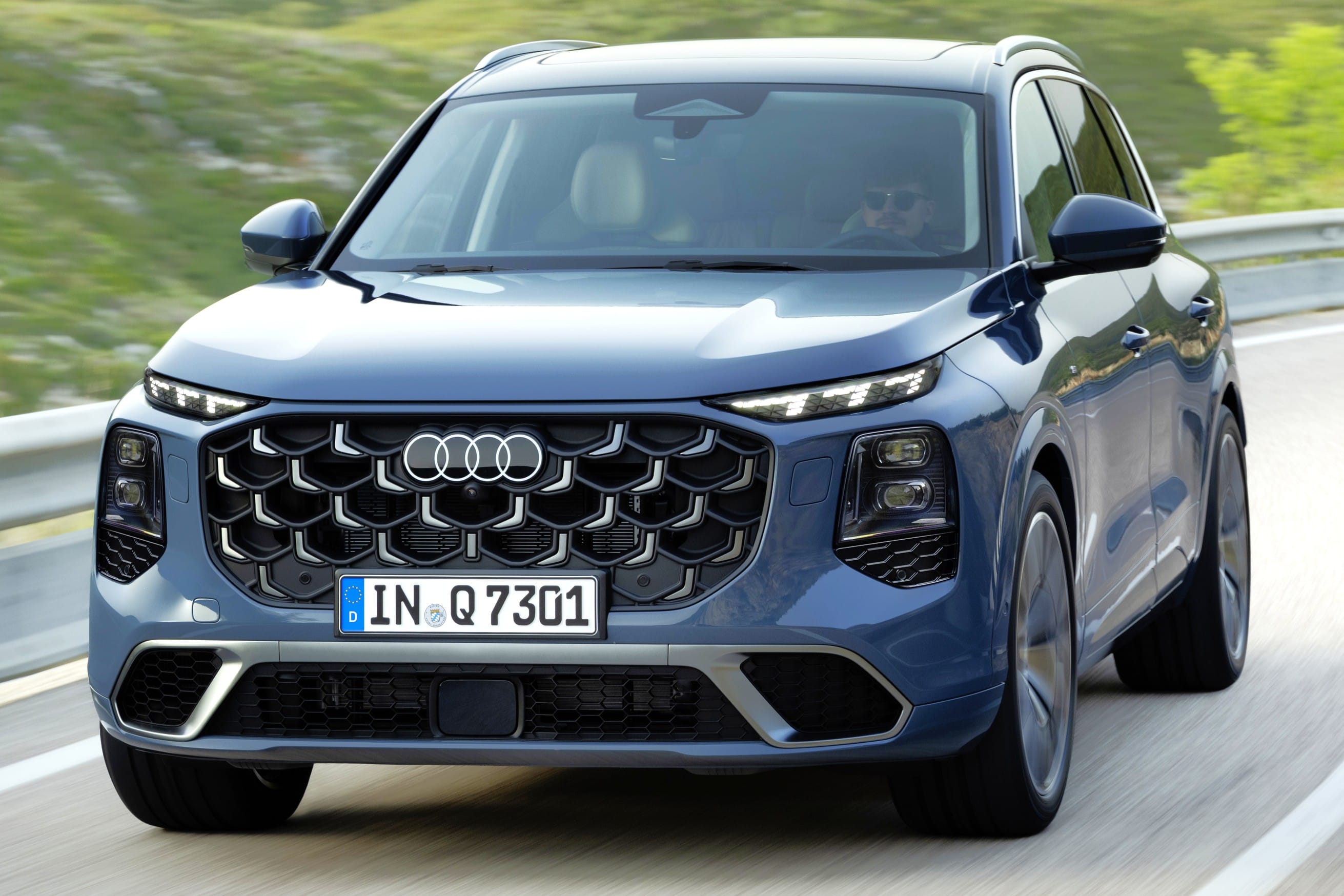 Audi reveals new-gen Q7, gets 3 seating configurations