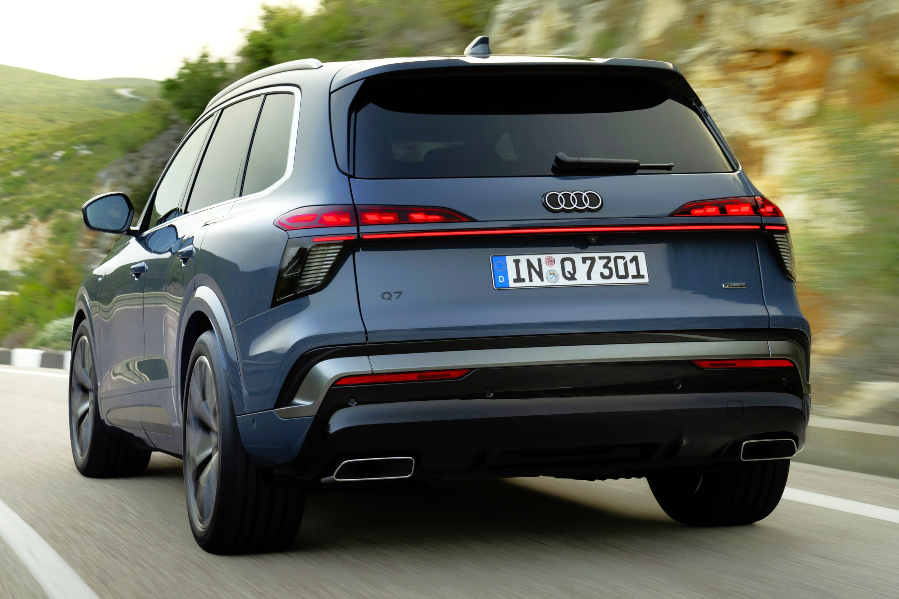Audi reveals new-gen Q7, gets 3 seating configurations