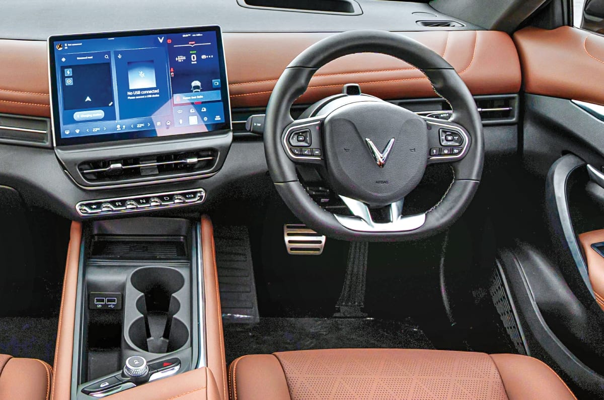 Vinfast VF7 interior