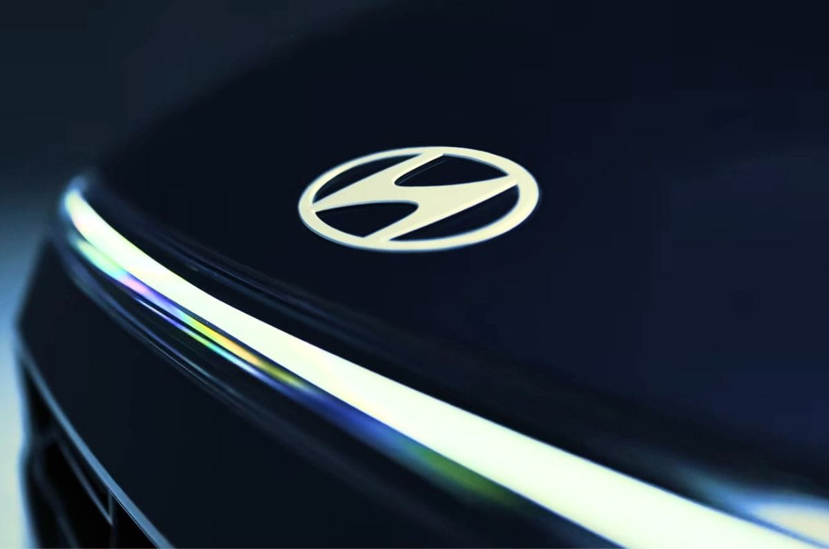 Next-gen Hyundai i20 teased, connected LED lighting confirmed 