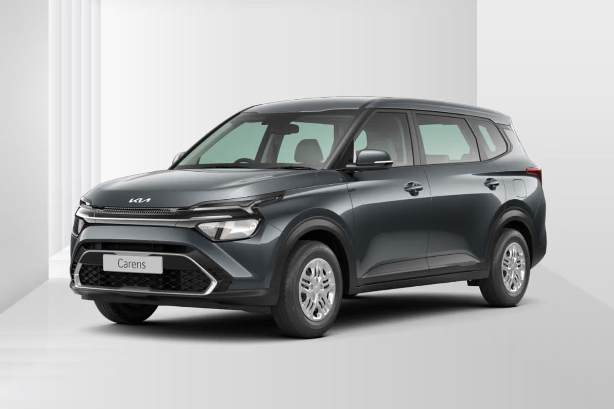 Kia Carens and Carens Clavis cross 3 lakh sales combined
