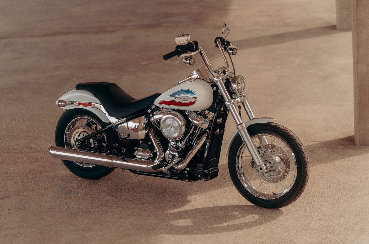 2026 Harley Davidson Super Glide front right side static in parking lot