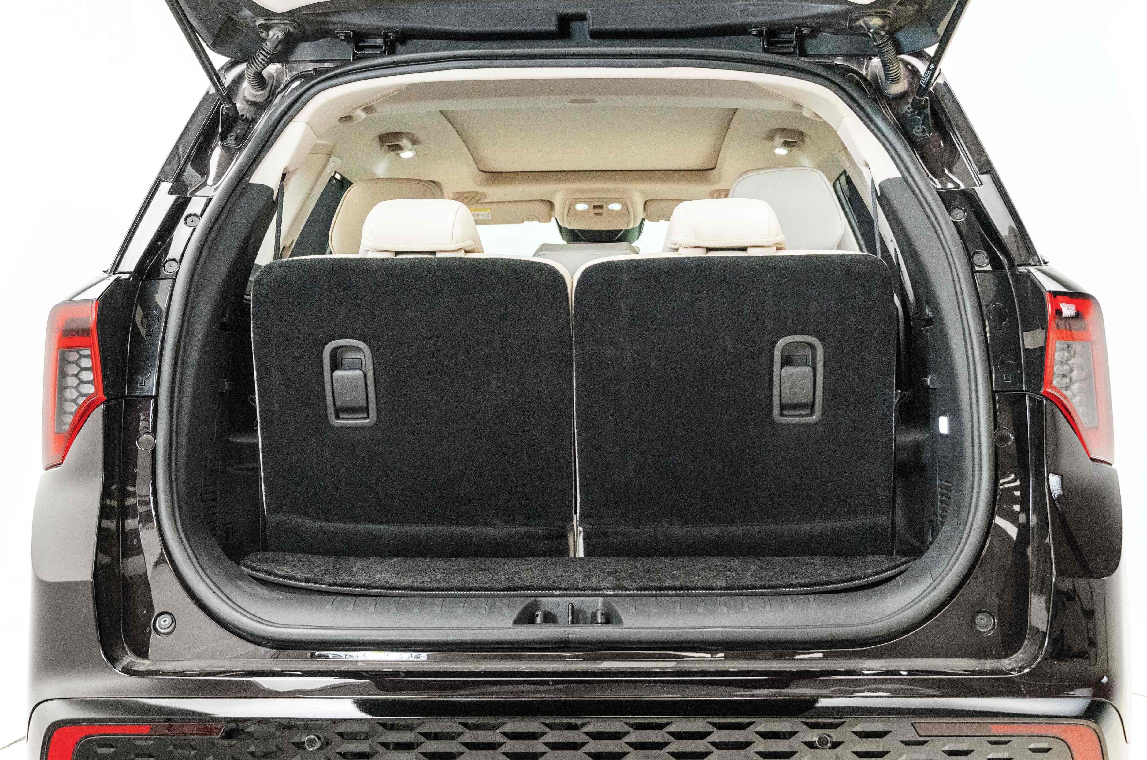 Mahindra XUV 7XO boot