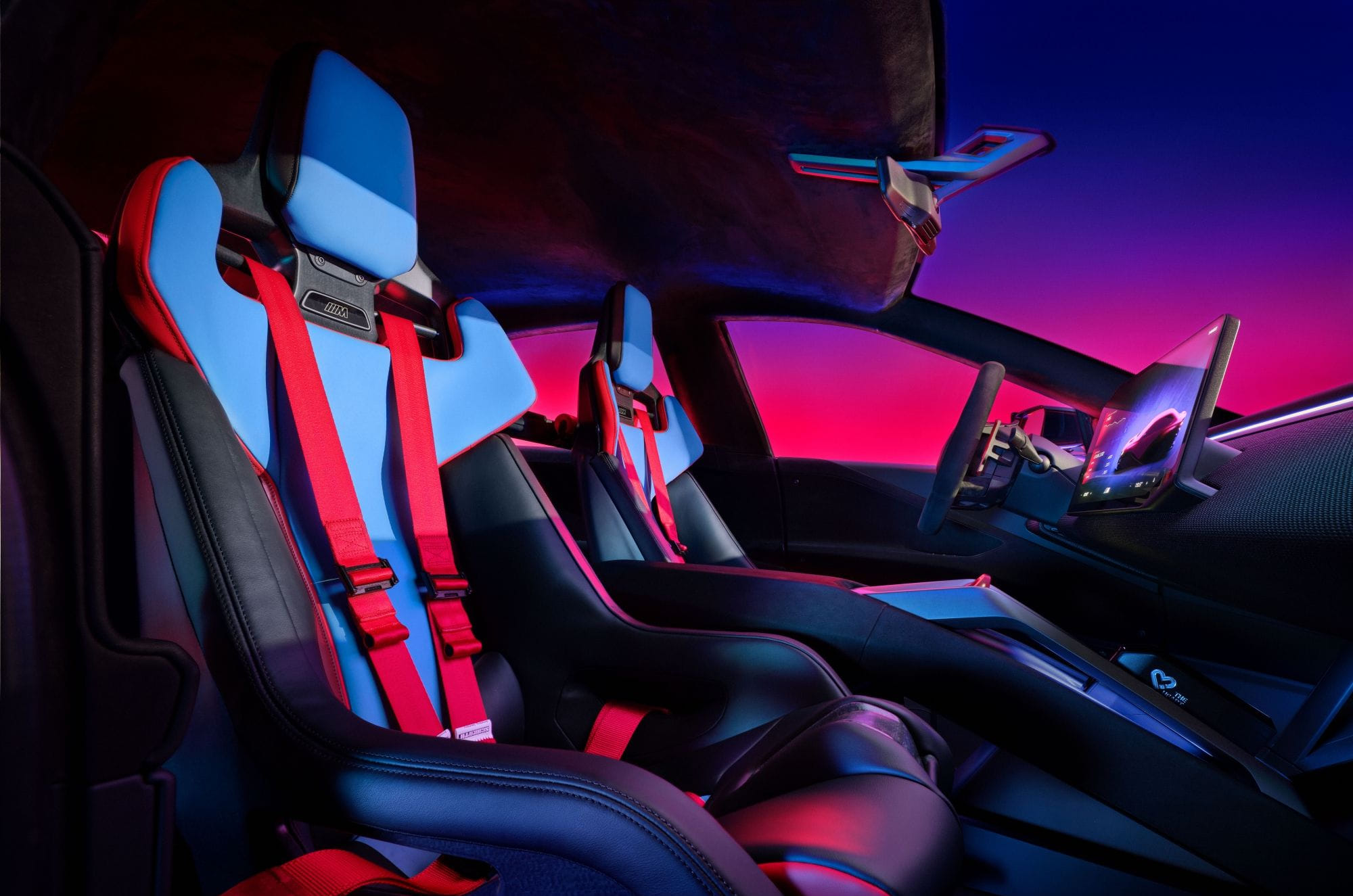 BMW unveils M Concept Neue Klasse at Le Mans