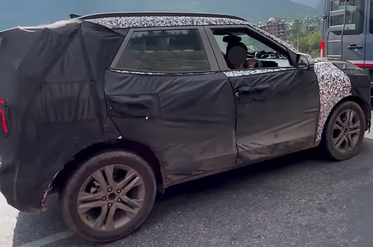 Second-generation Kia Sonet spied in India