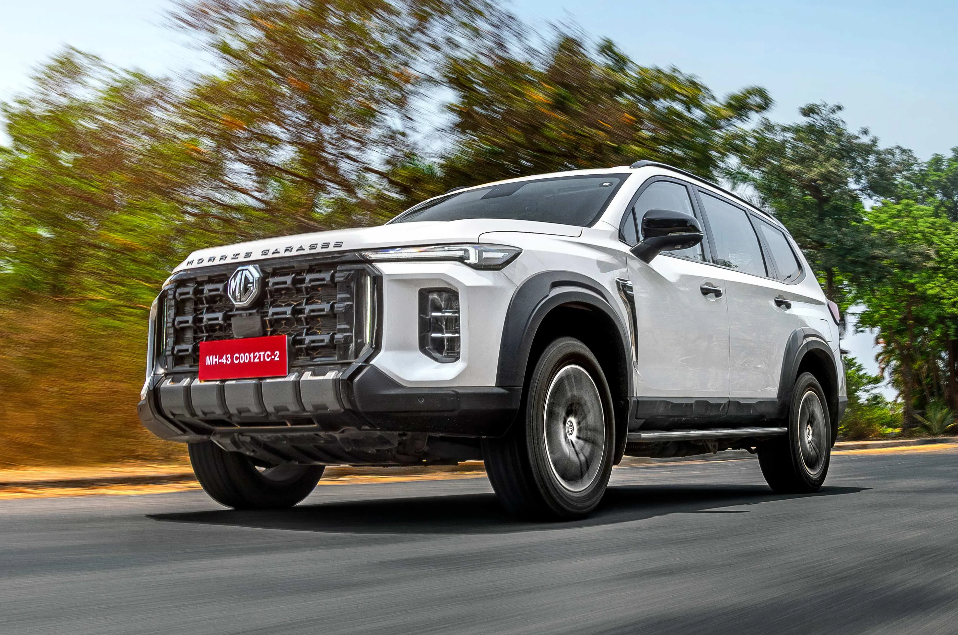 Best three-row executive SUVs under Rs 50 lakh