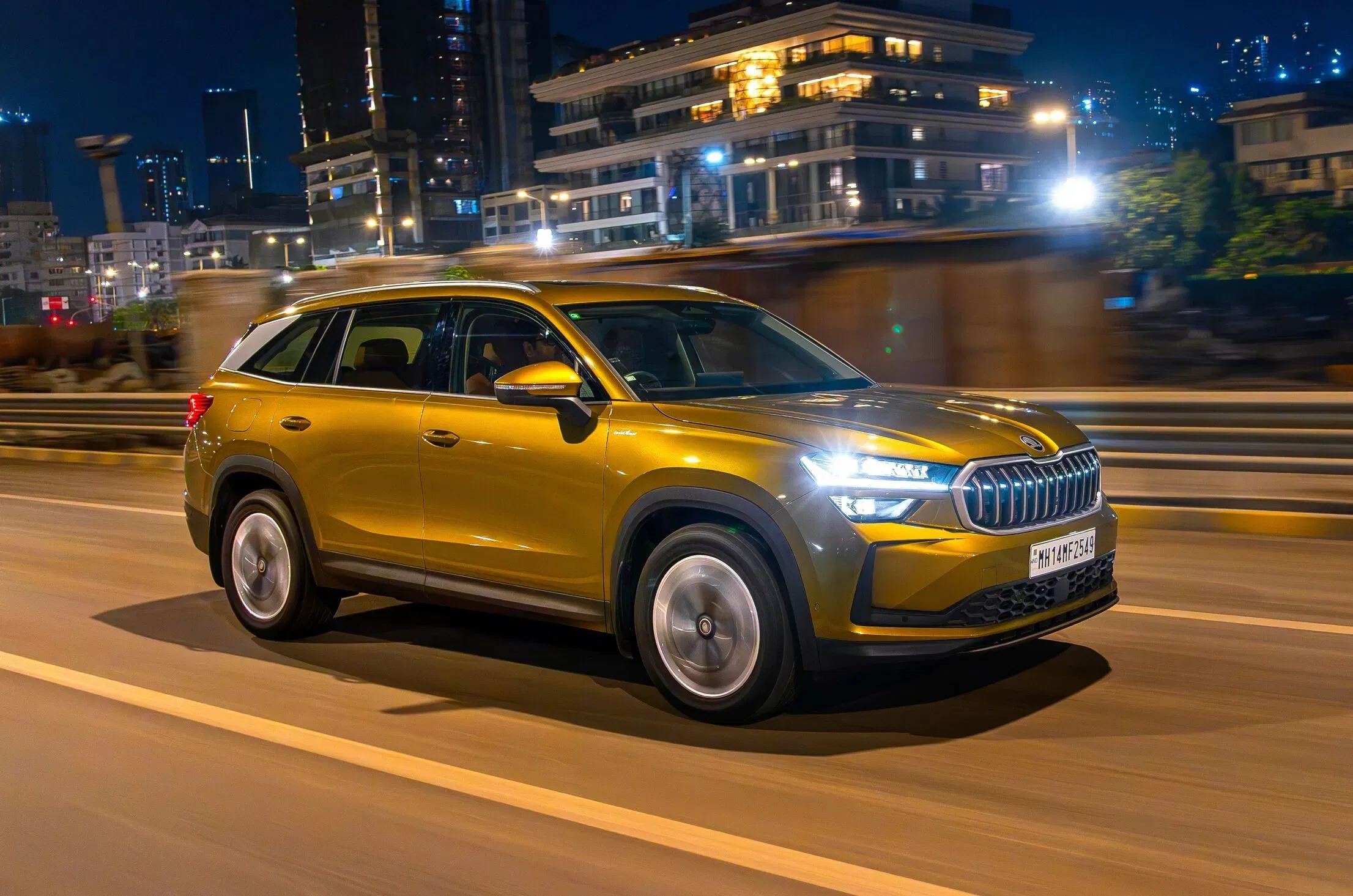 Best three-row executive SUVs under Rs 50 lakh