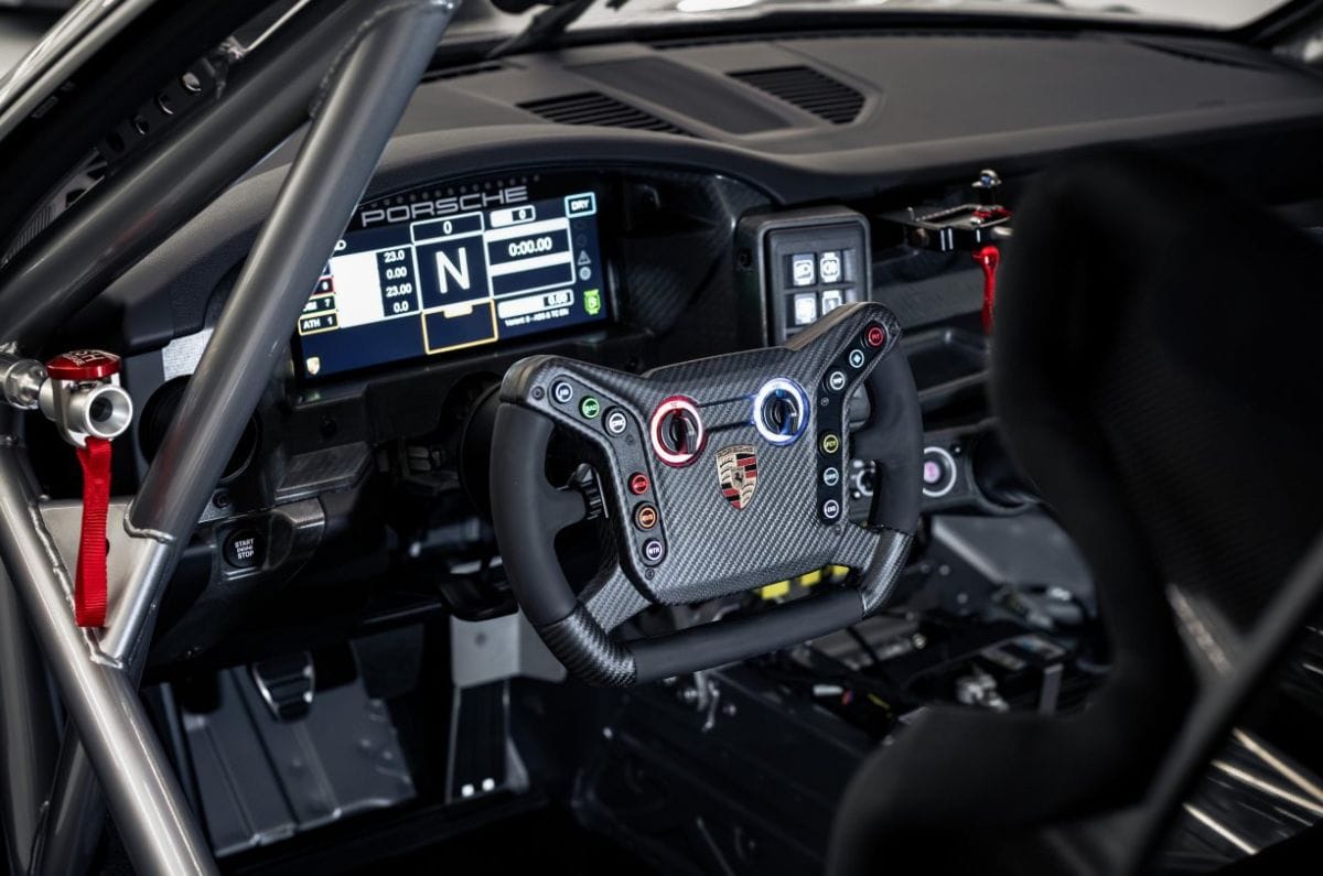 Porsche 911 GT4 R interior